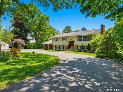 Homes For Sale - 190 Cow Hill Road<br/> Middlesex County, Clinton, CT 06413