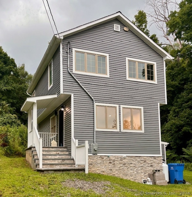 Rental Property at 191 Cottage Street, Monroe, Connecticut - Bedrooms: 3 
Bathrooms: 3 
Rooms: 6  - $3,500 MO.