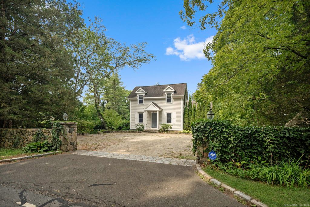 Photo of 202 Weed Street, New Canaan, CT 06840 (MLS # 24119009)