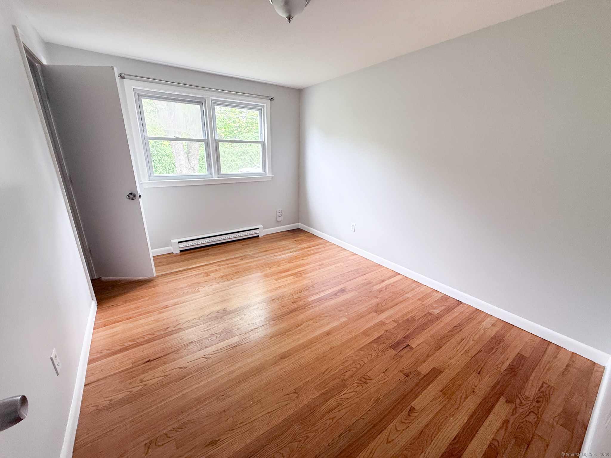 Bristol, Connecticut 06010, United States, 3 Bedrooms Bedrooms, ,1 BathroomBathrooms,Residential,Active,156465