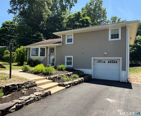 Photo of 3 Woodview Drive, Brookfield, CT 06804 (MLS # 24181282)