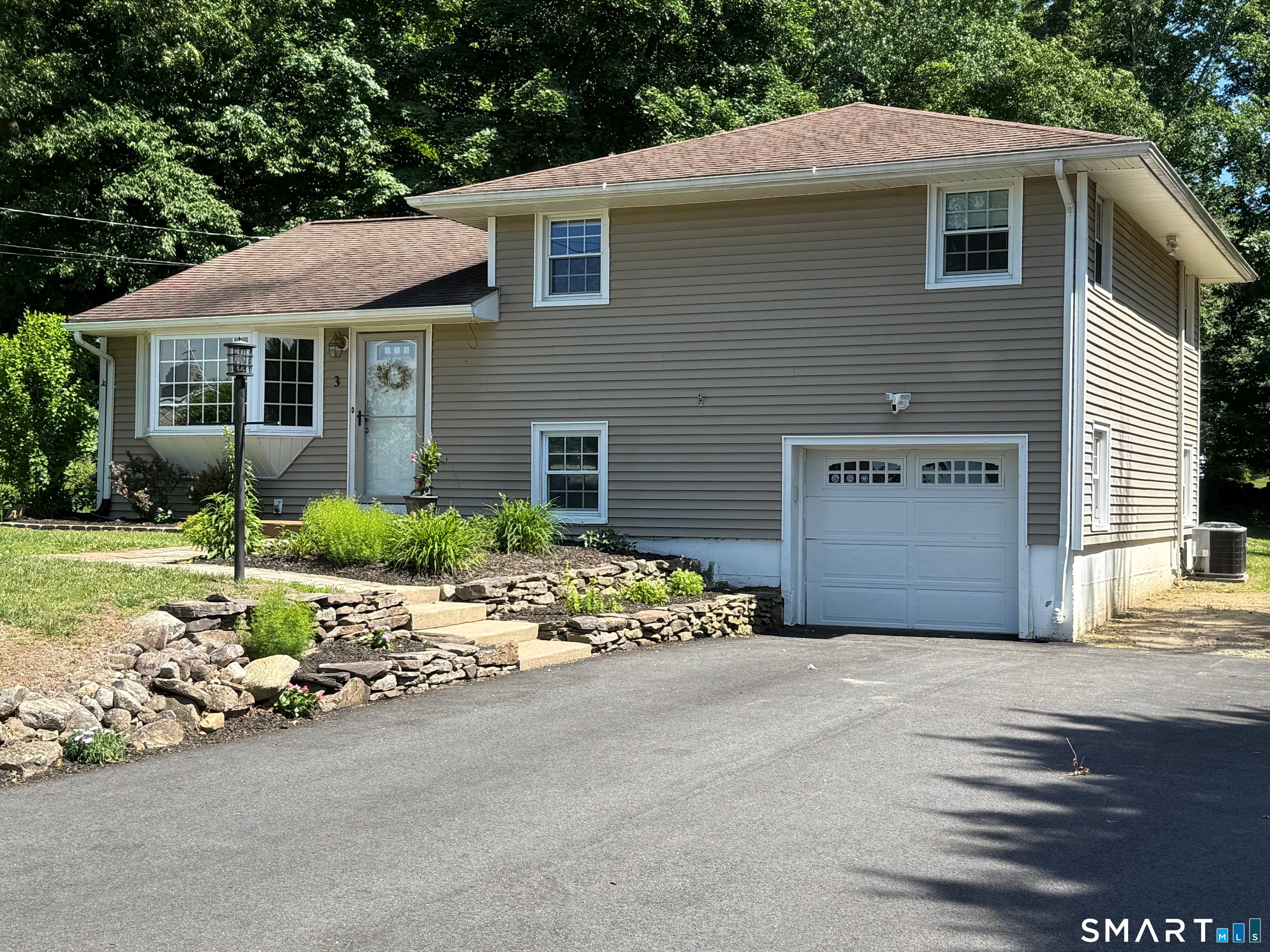 3 Woodview Drive