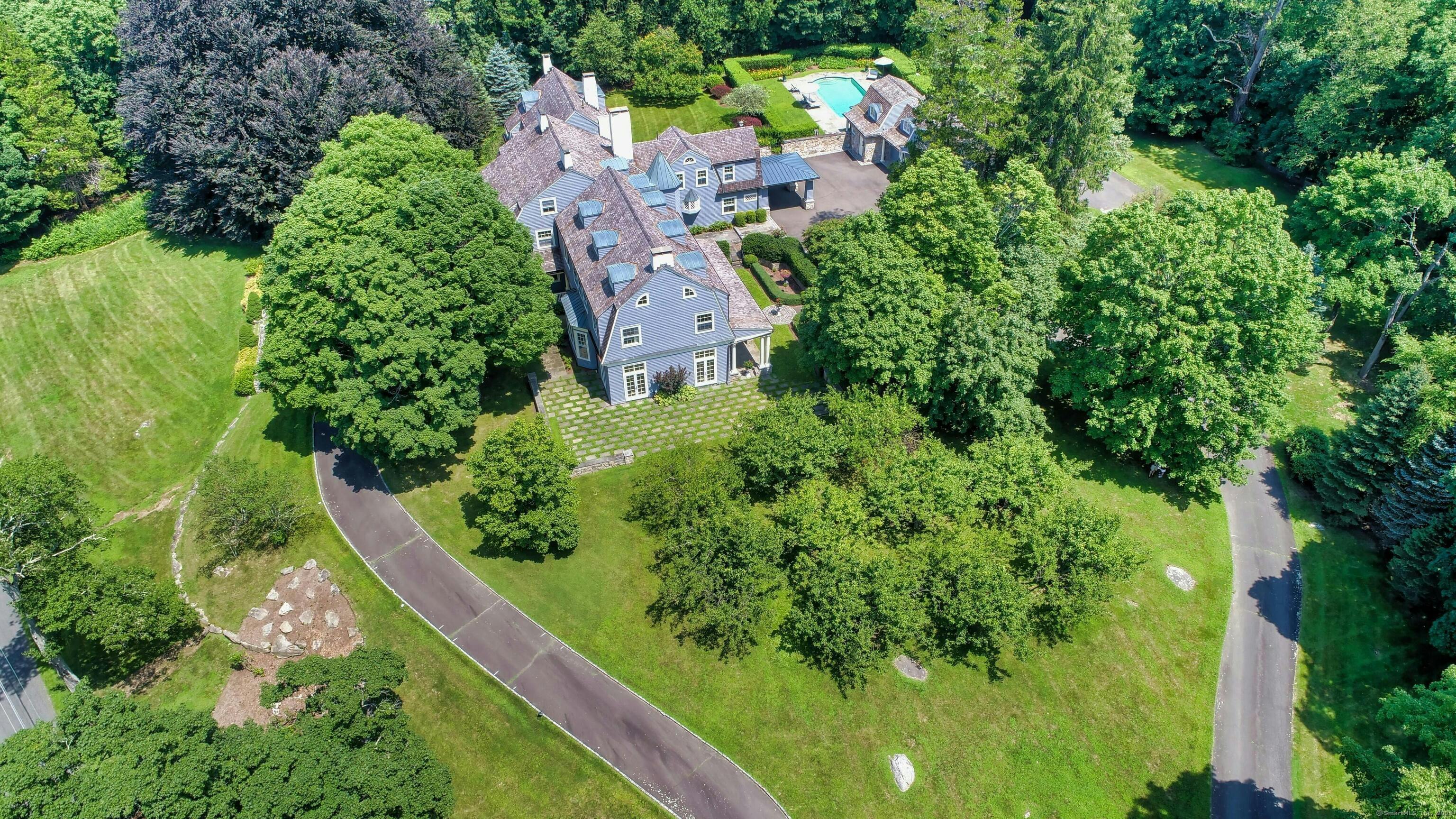 Country Club Road, Ridgefield, Connecticut - 8 Bedrooms  
8.5 Bathrooms  
22 Rooms - 