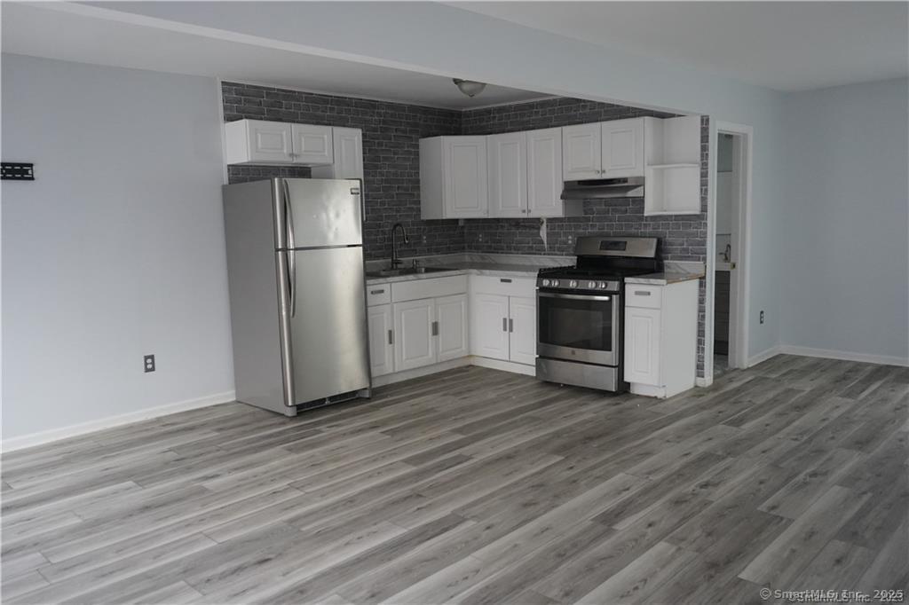 Rental Property at Whalley Avenue, New Haven, Connecticut - Bedrooms: 2 
Bathrooms: 1 
Rooms: 4  - $1,725 MO.