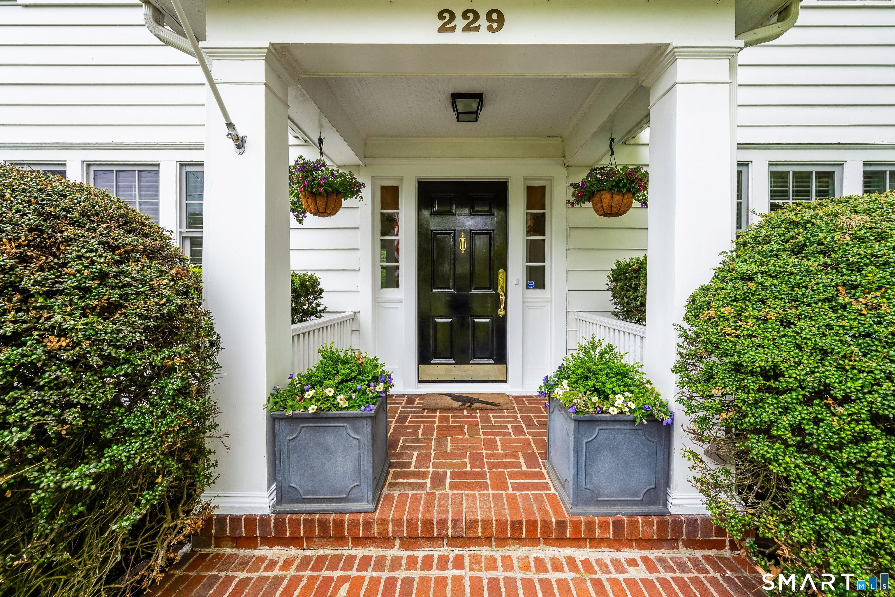229 West Avenue
