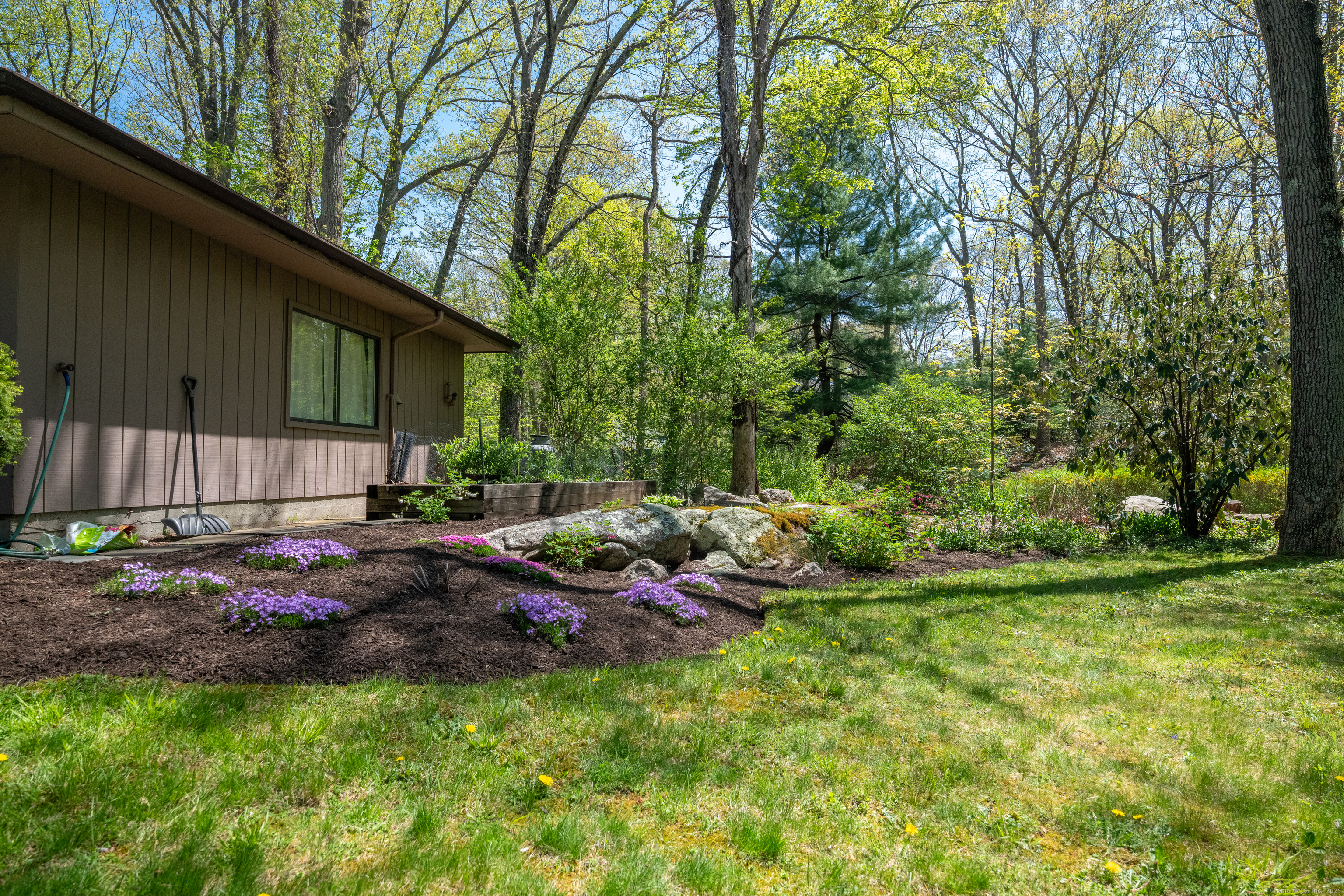 291 Peddlers Road, Guilford, Connecticut image 4