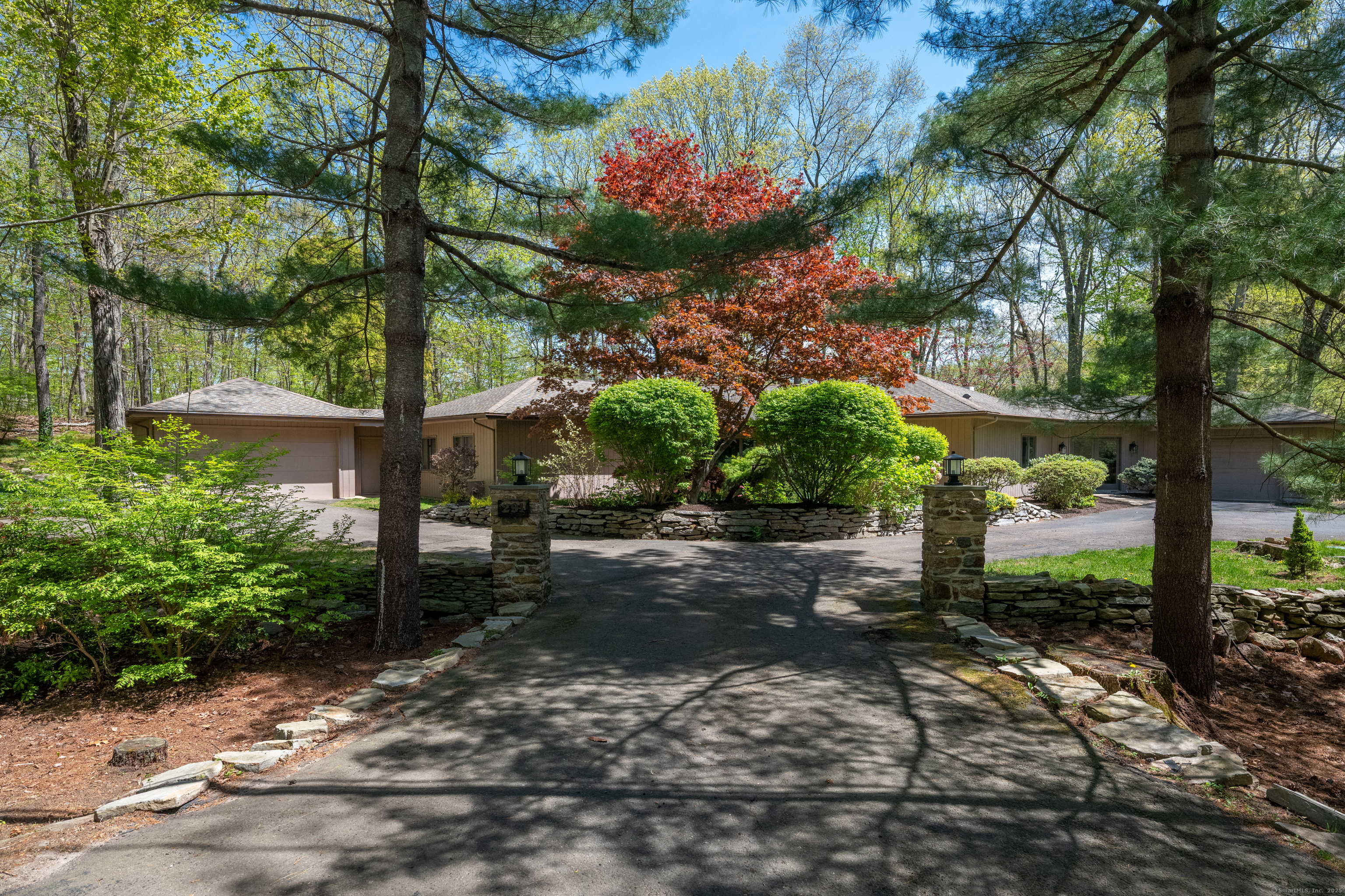 Property for Sale at Peddlers Road, Guilford, Connecticut - Bedrooms: 3 
Bathrooms: 3 
Rooms: 7  - $749,000