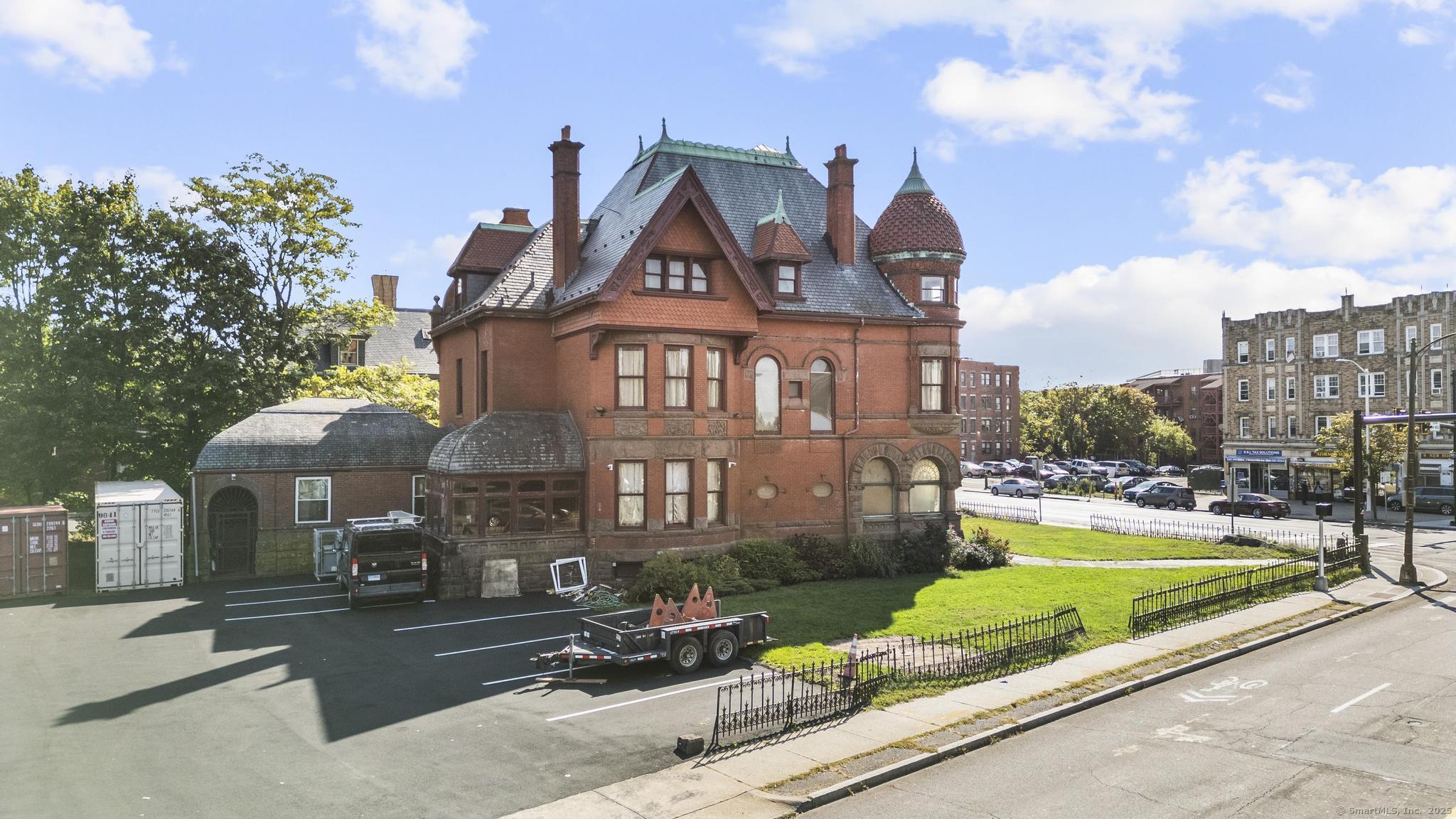 2 Wethersfield Avenue