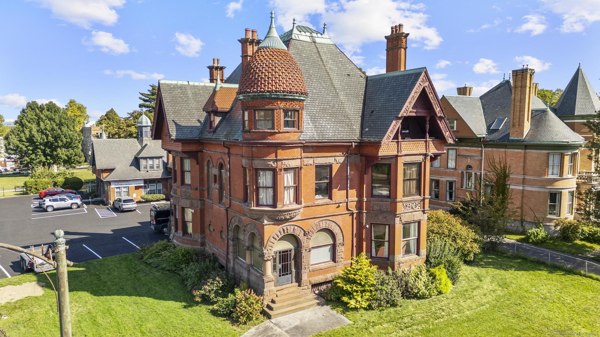 2 Wethersfield Avenue