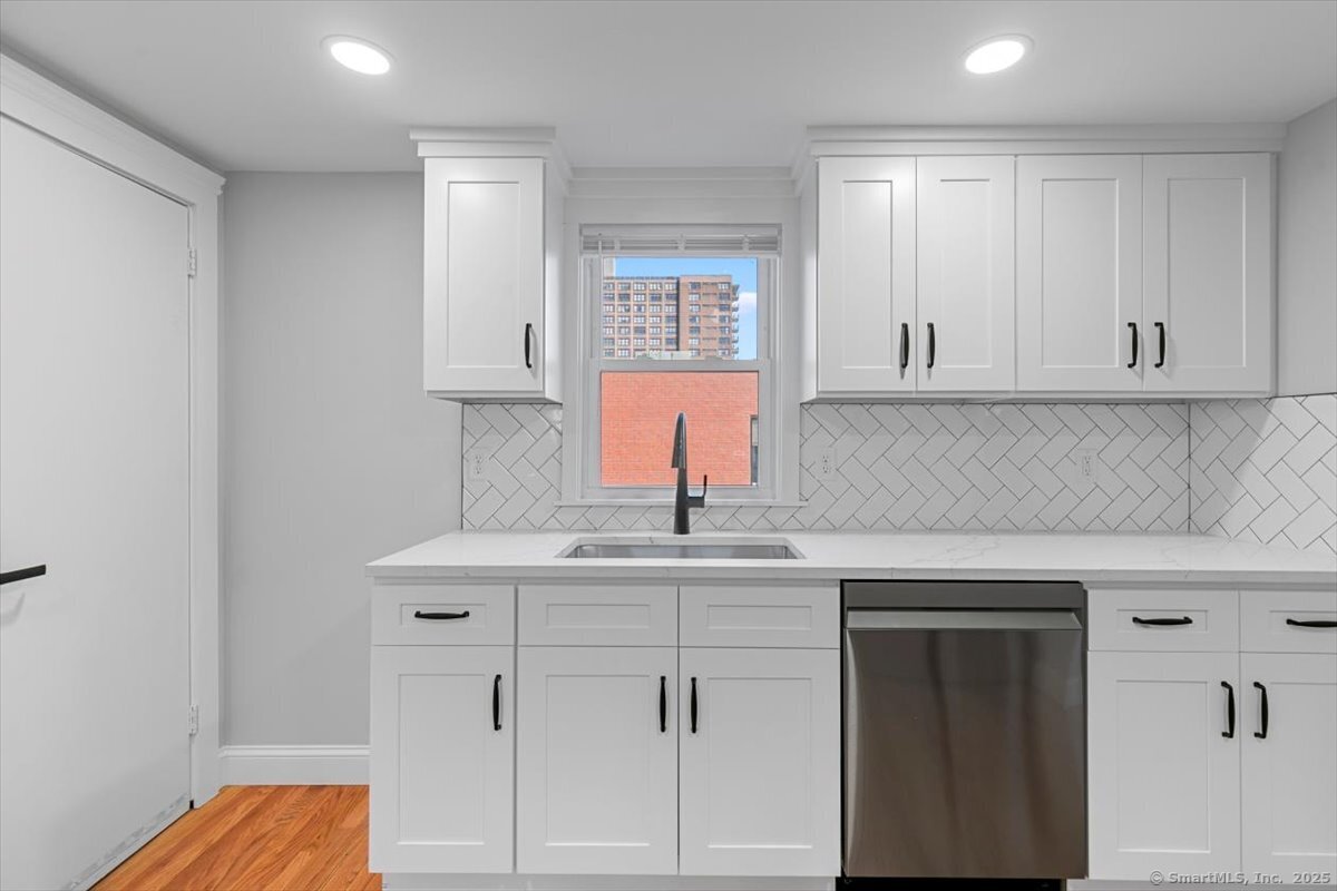 Rental Property at George Street 1, New Haven, Connecticut - Bedrooms: 3 
Bathrooms: 2 
Rooms: 5  - $3,200 MO.