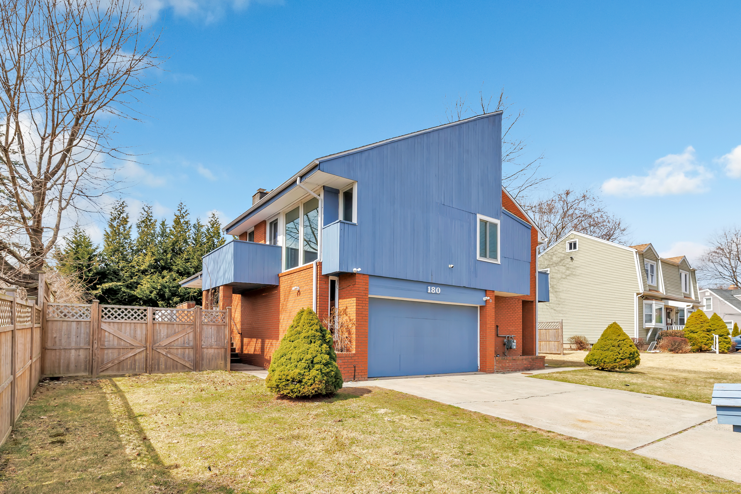 180 Loftus Circle, Bridgeport, Connecticut image 1