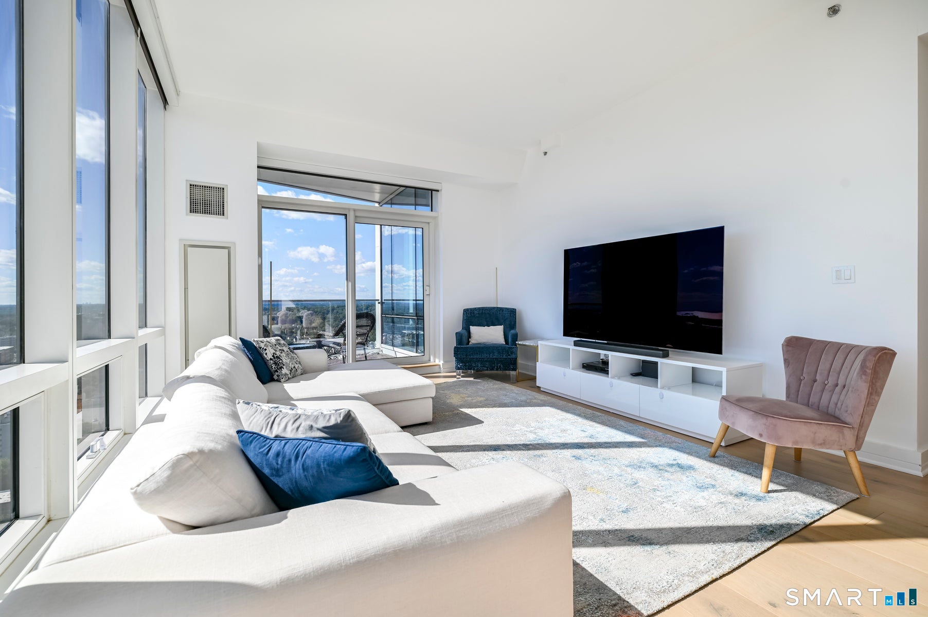 1 Broad Street PH 33A