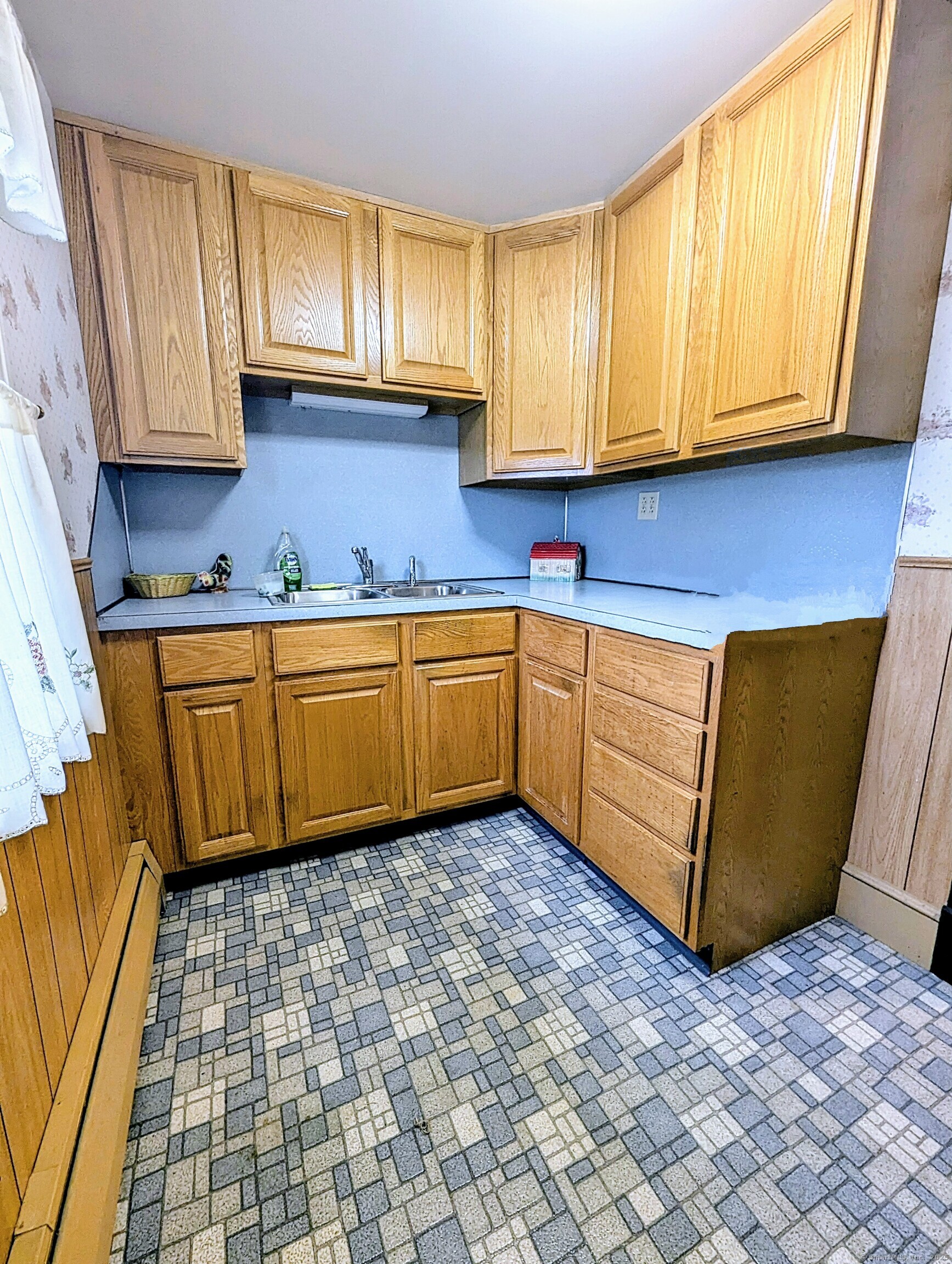 77 Morin Street, Watertown, Connecticut image 9