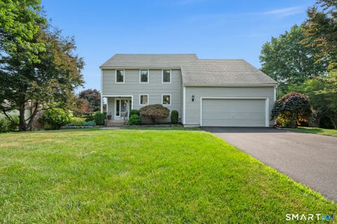 Homes For Sale - 28 Hayrake Drive<br/> Hartford County, Wethersfield, CT 06109
