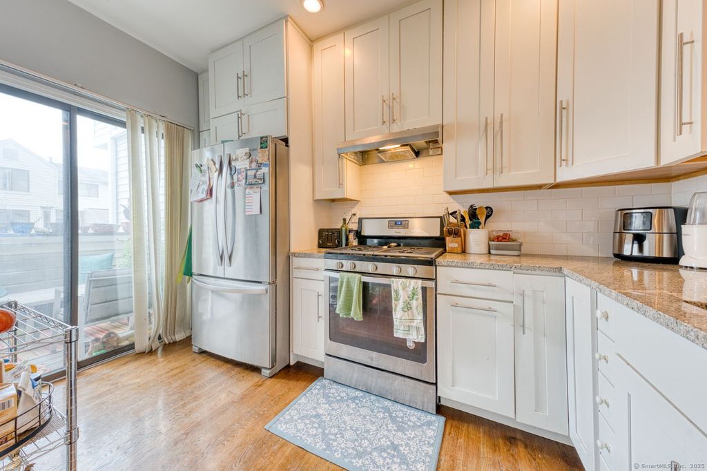 Photo of 999 Whalley Avenue #1H, New Haven, CT 06515 (MLS # 24132783)