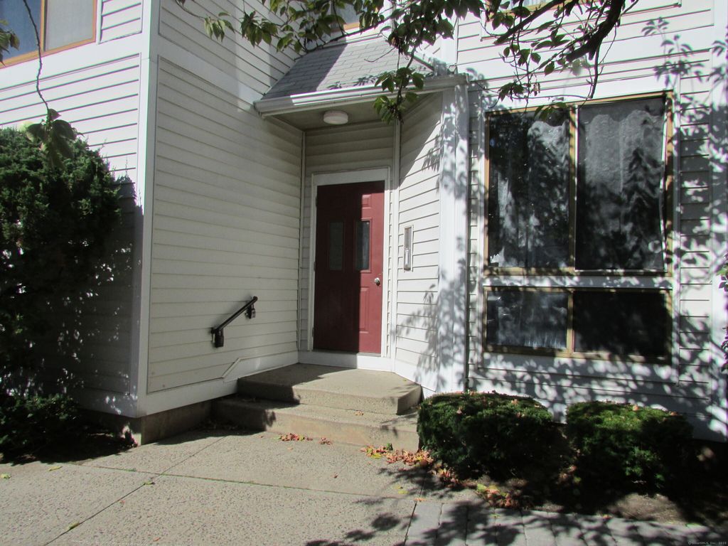 Photo of 999 Whalley Avenue #1H, New Haven, CT 06515 (MLS # 24132783)