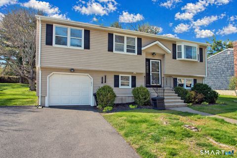 13 Twin Circle Road West Haven CT 06516