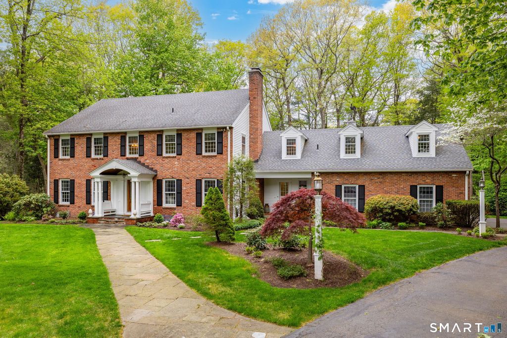 Photo of 38 Cheltenham Way, Avon, CT 06001 (MLS # 24180995)
