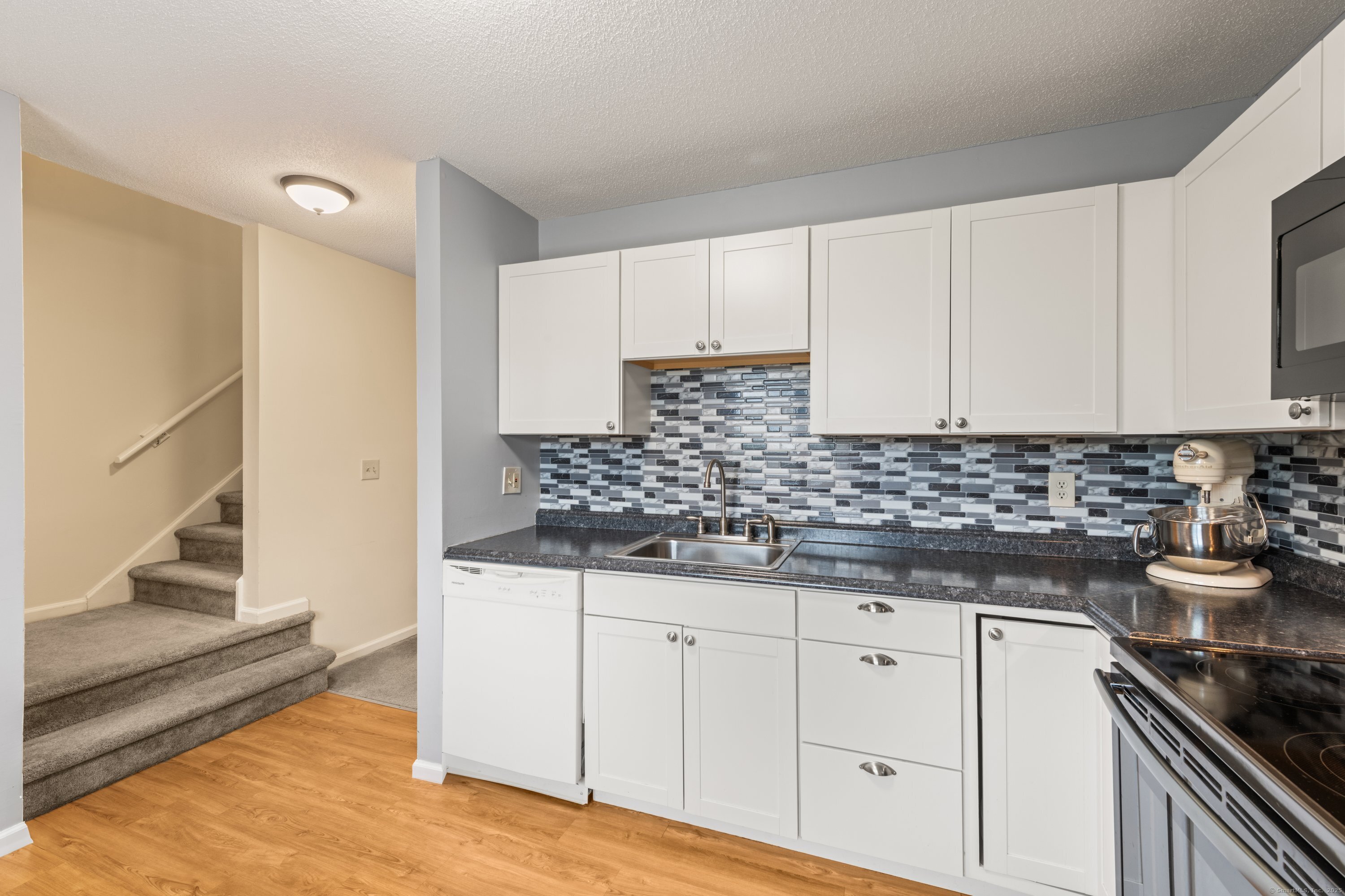 489 Wolcott Street #APT 98, Bristol, Connecticut image 24