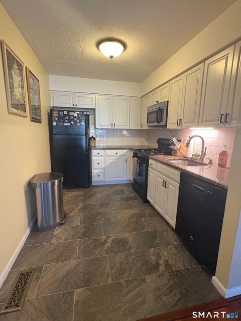 Tiny photo for 602 Longfellow Drive #602, Branford, CT 06405 (MLS # 24176726)