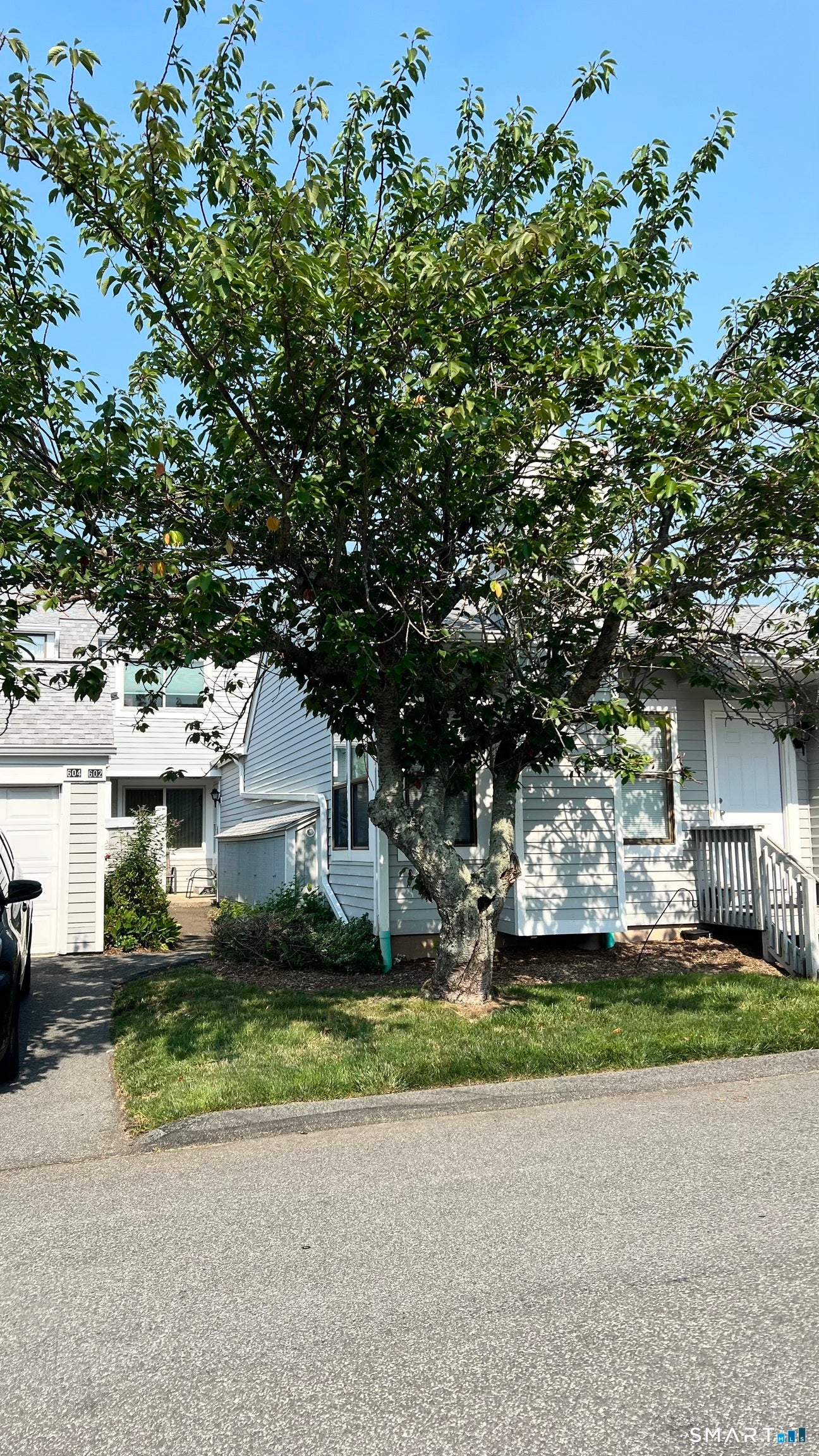 602 Longfellow Drive 602