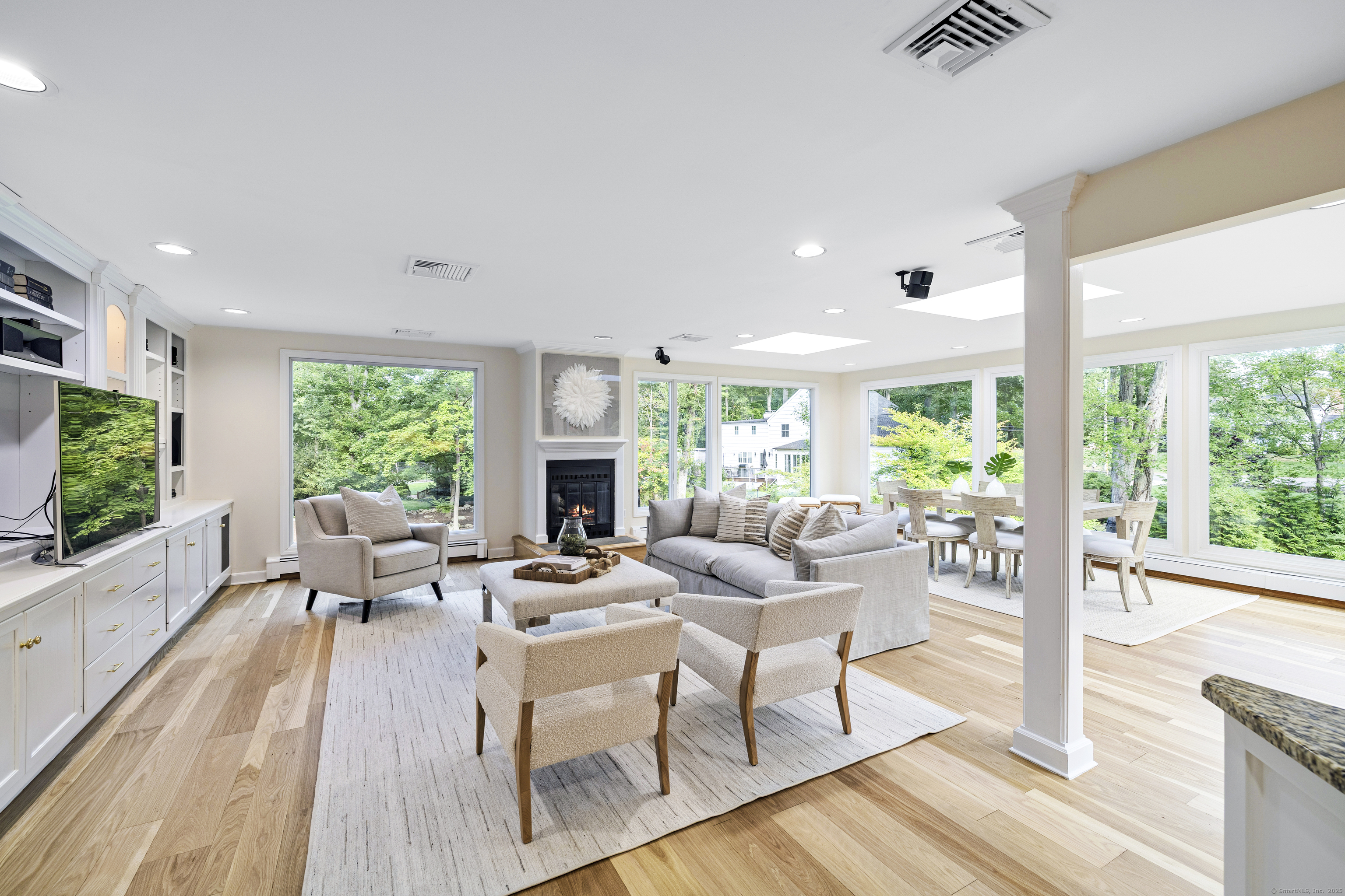 33 Pequot Trail