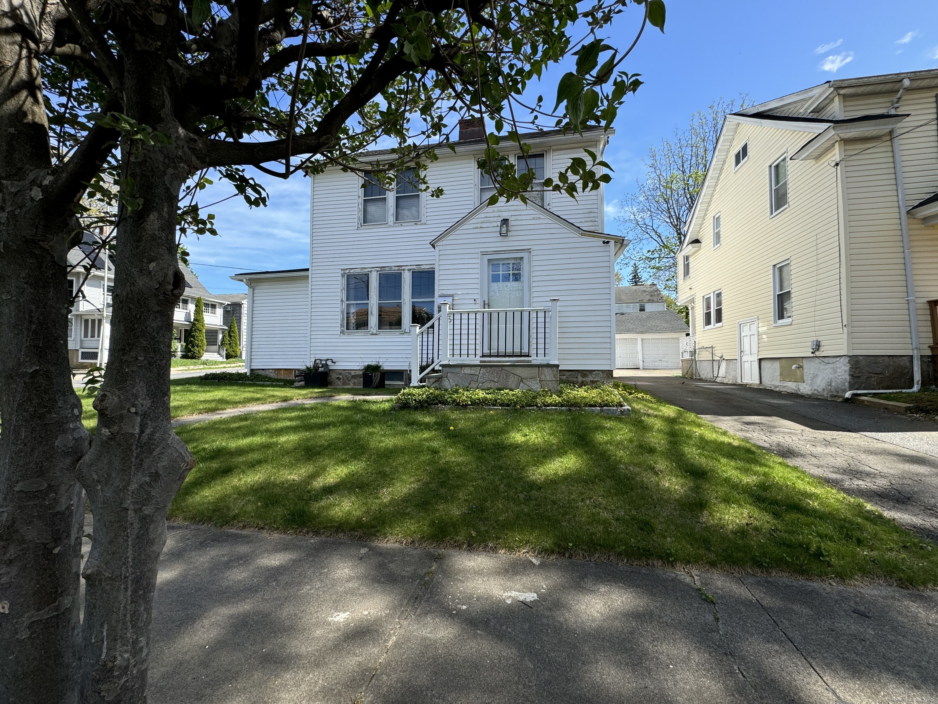 Rental Property at Overland Avenue, Bridgeport, Connecticut - Bedrooms: 5 
Bathrooms: 3 
Rooms: 12  - $4,600 MO.