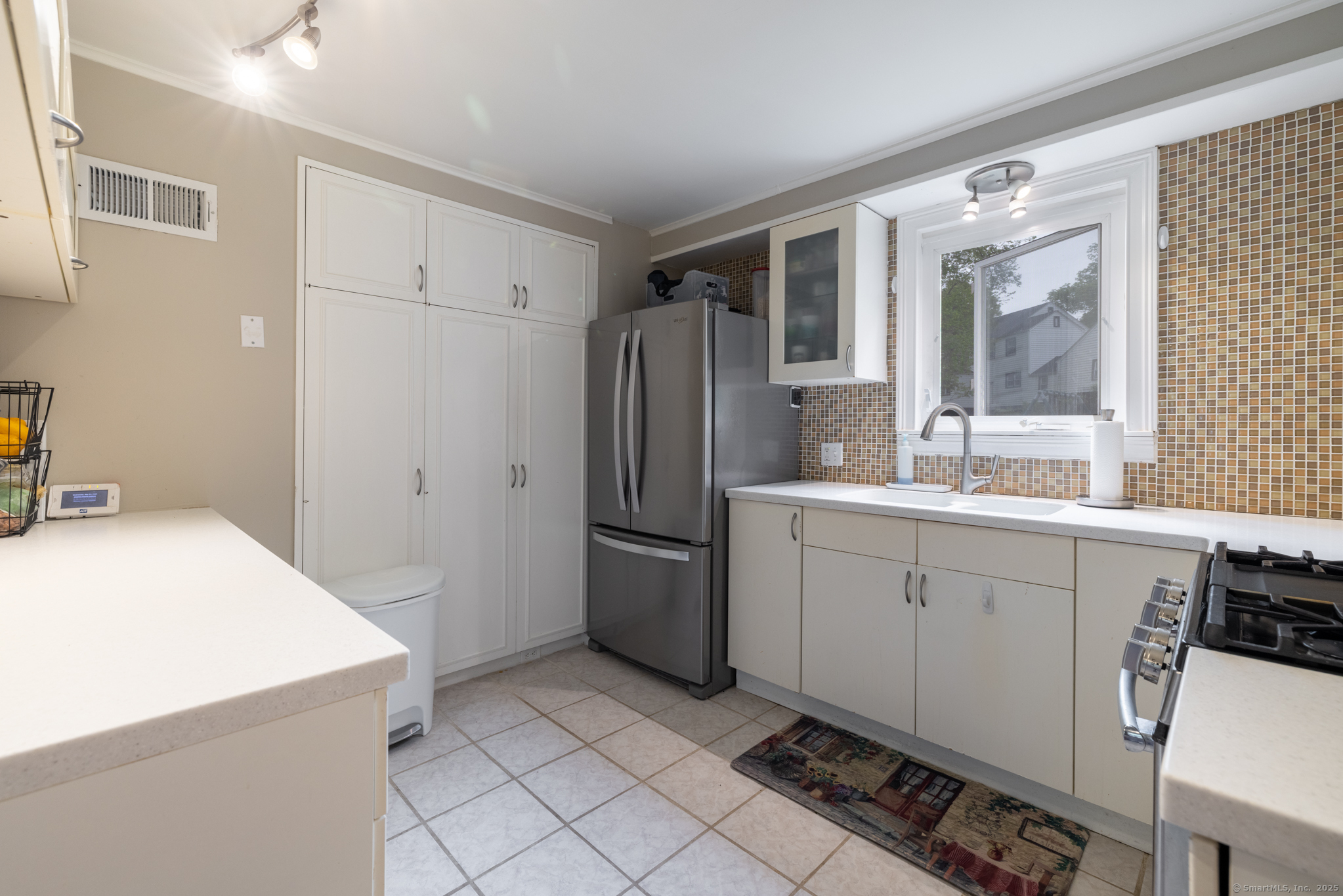 111 Roger White Drive, New Haven, Connecticut image 8