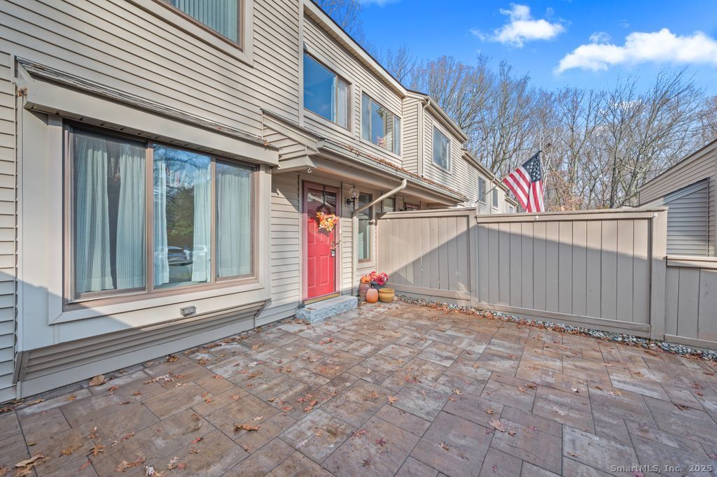 141 Farmington Chase Crescent 141