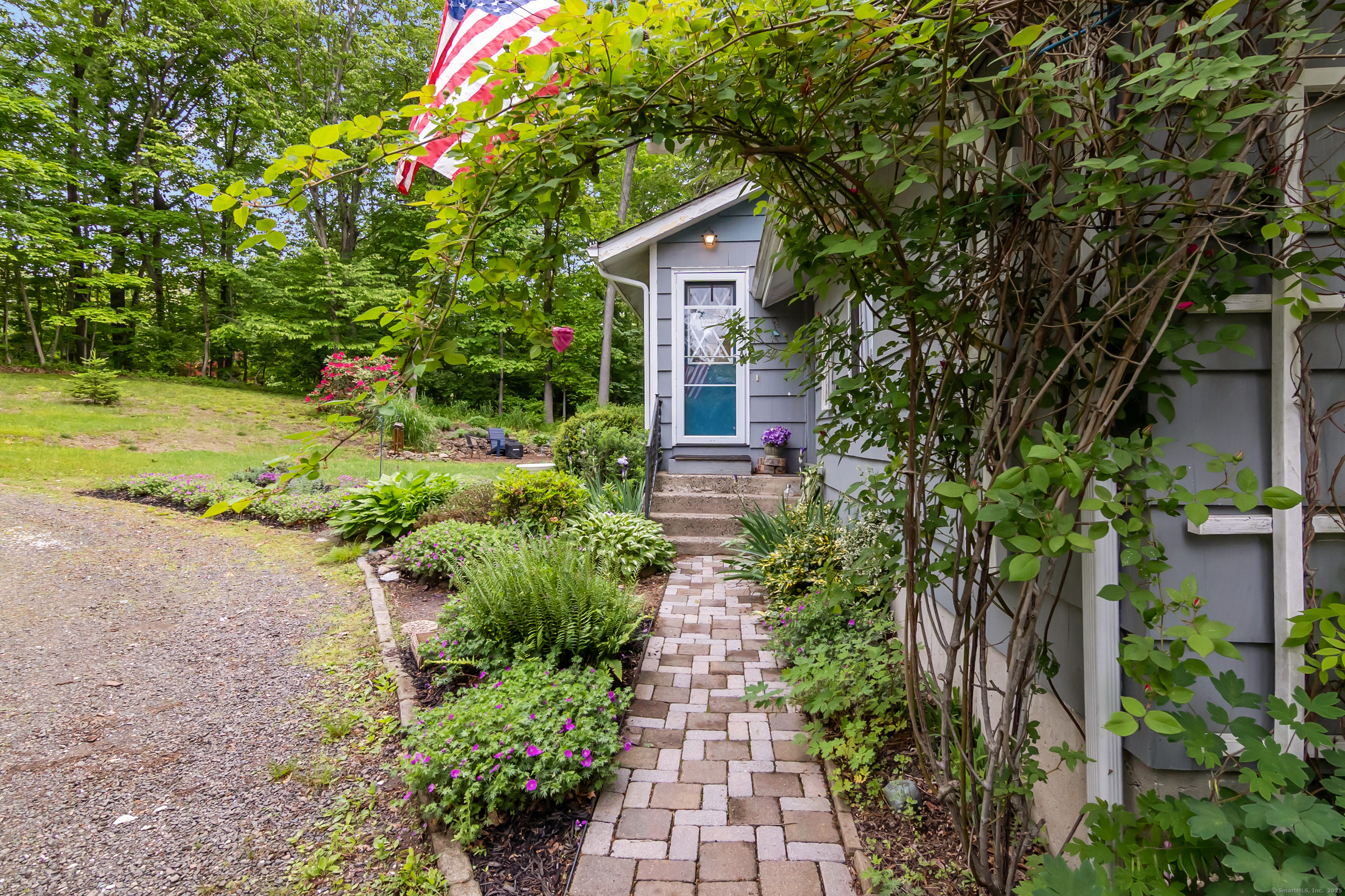 127 Linsley Lake Road, North Branford, Connecticut image 2