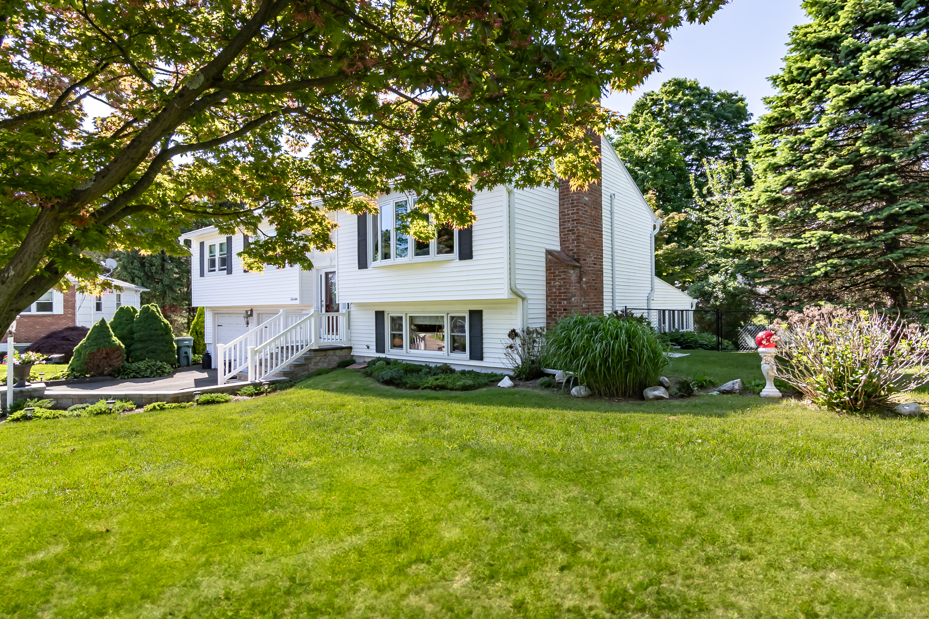 14 Melrose Court, Hamden, Connecticut image 3