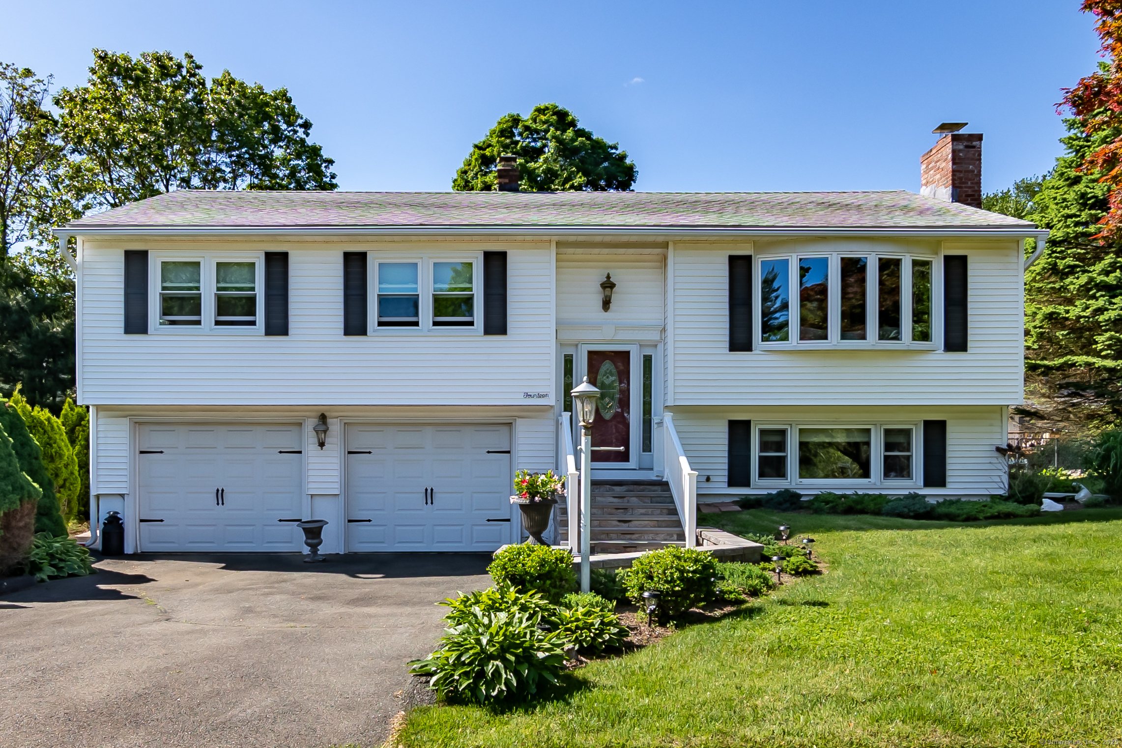 Property for Sale at Melrose Court, Hamden, Connecticut - Bedrooms: 3 
Bathrooms: 3 
Rooms: 7  - $449,900