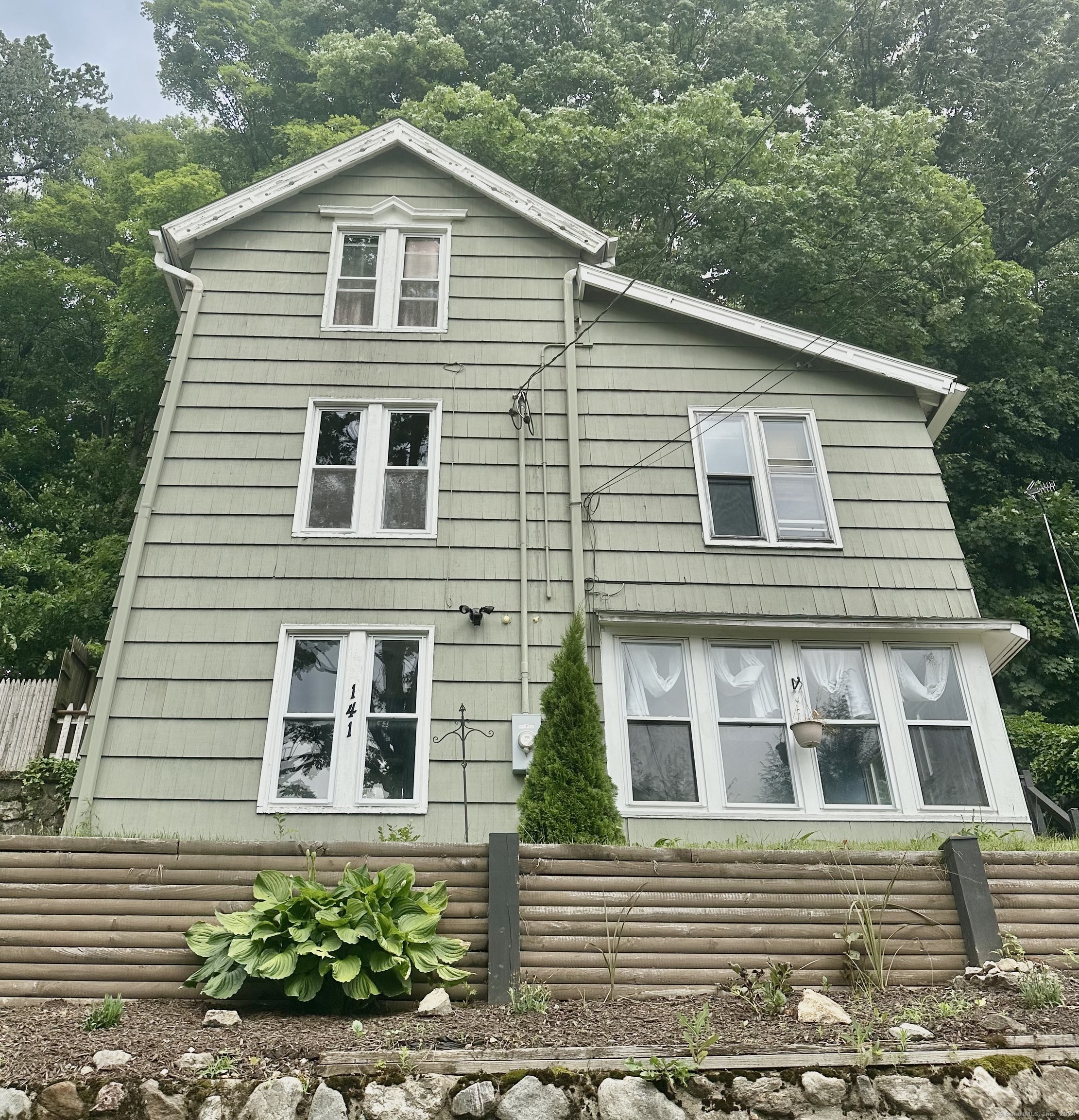 141 Hill Street Extension, Naugatuck, Connecticut - 3 Bedrooms  
2 Bathrooms  
8 Rooms - 