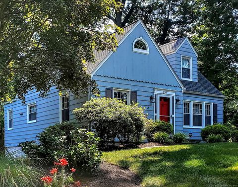139 Blackhouse Road, Trumbull, CT 06611 - #: 24073438