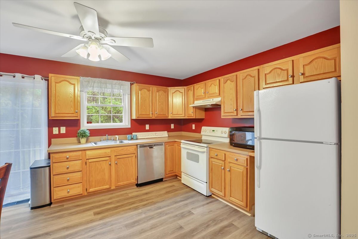 150 Stonefield Drive #4, Waterbury, Connecticut image 5