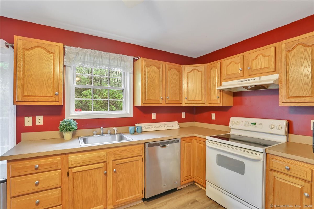 150 Stonefield Drive #4, Waterbury, Connecticut image 6