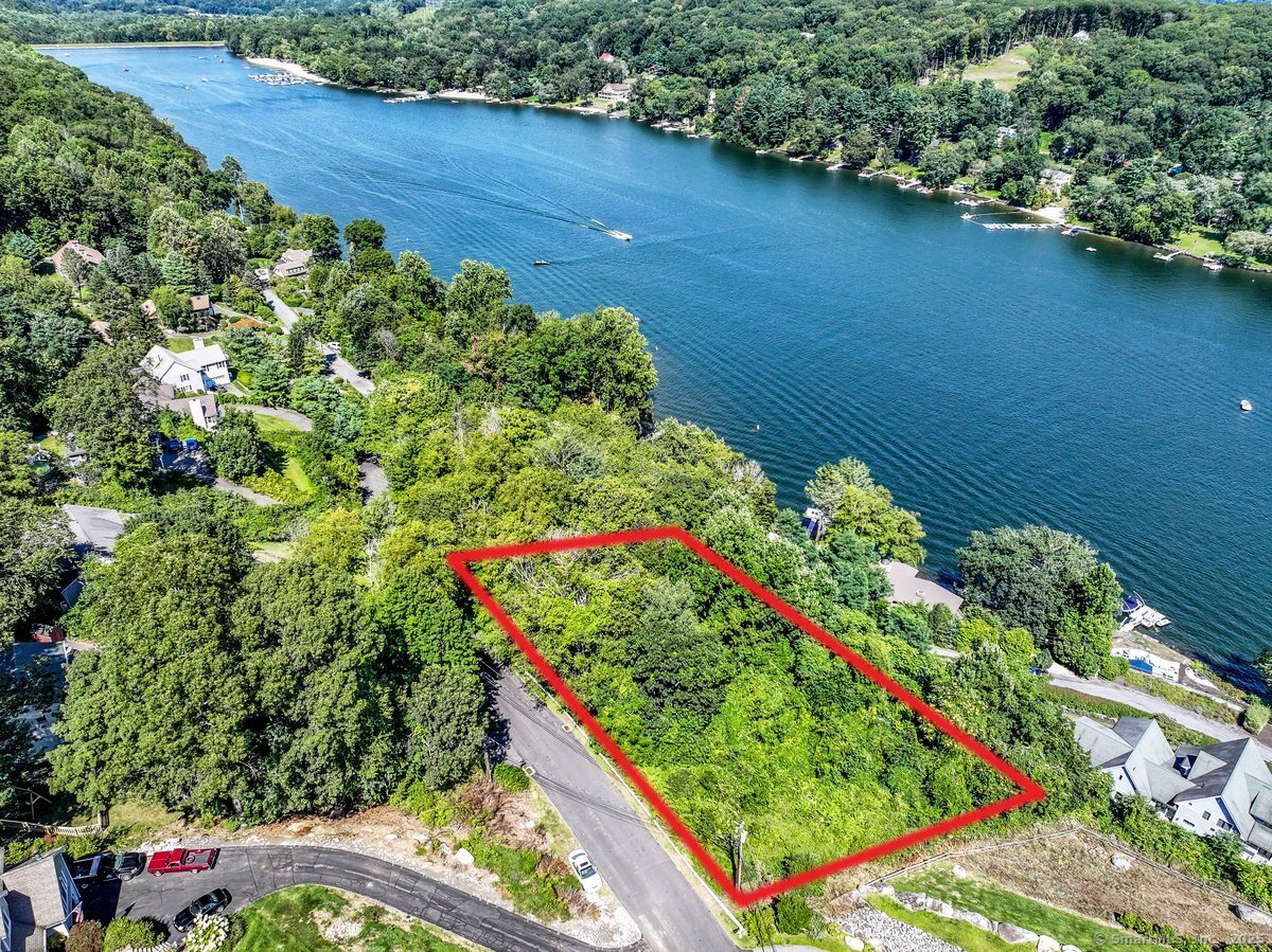 22 Candlewood Common