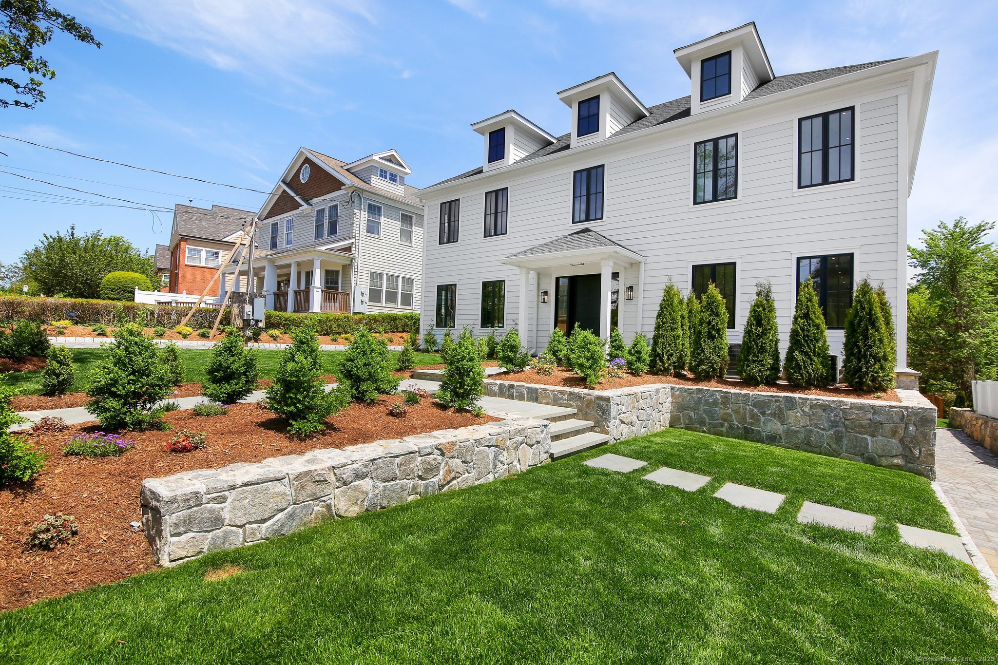 148 East Elm Street 1