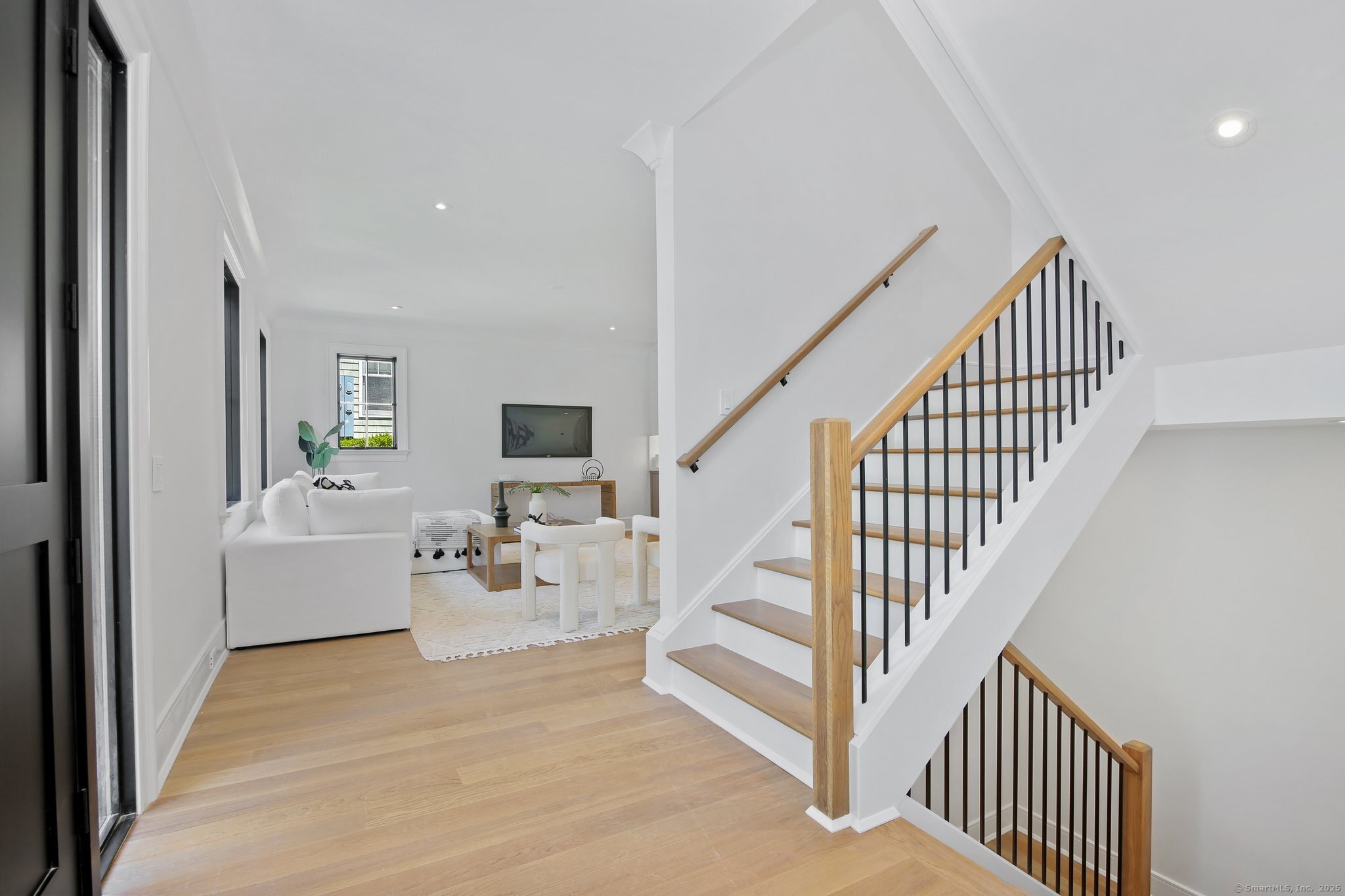 148 East Elm Street 1