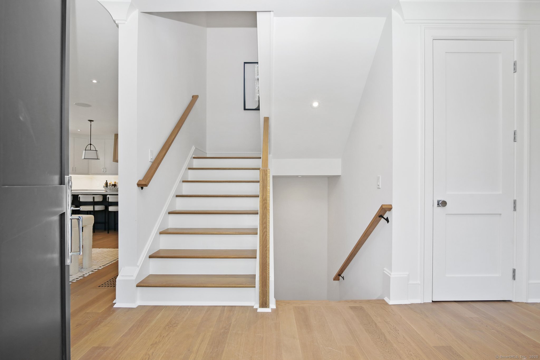 148 East Elm Street 1