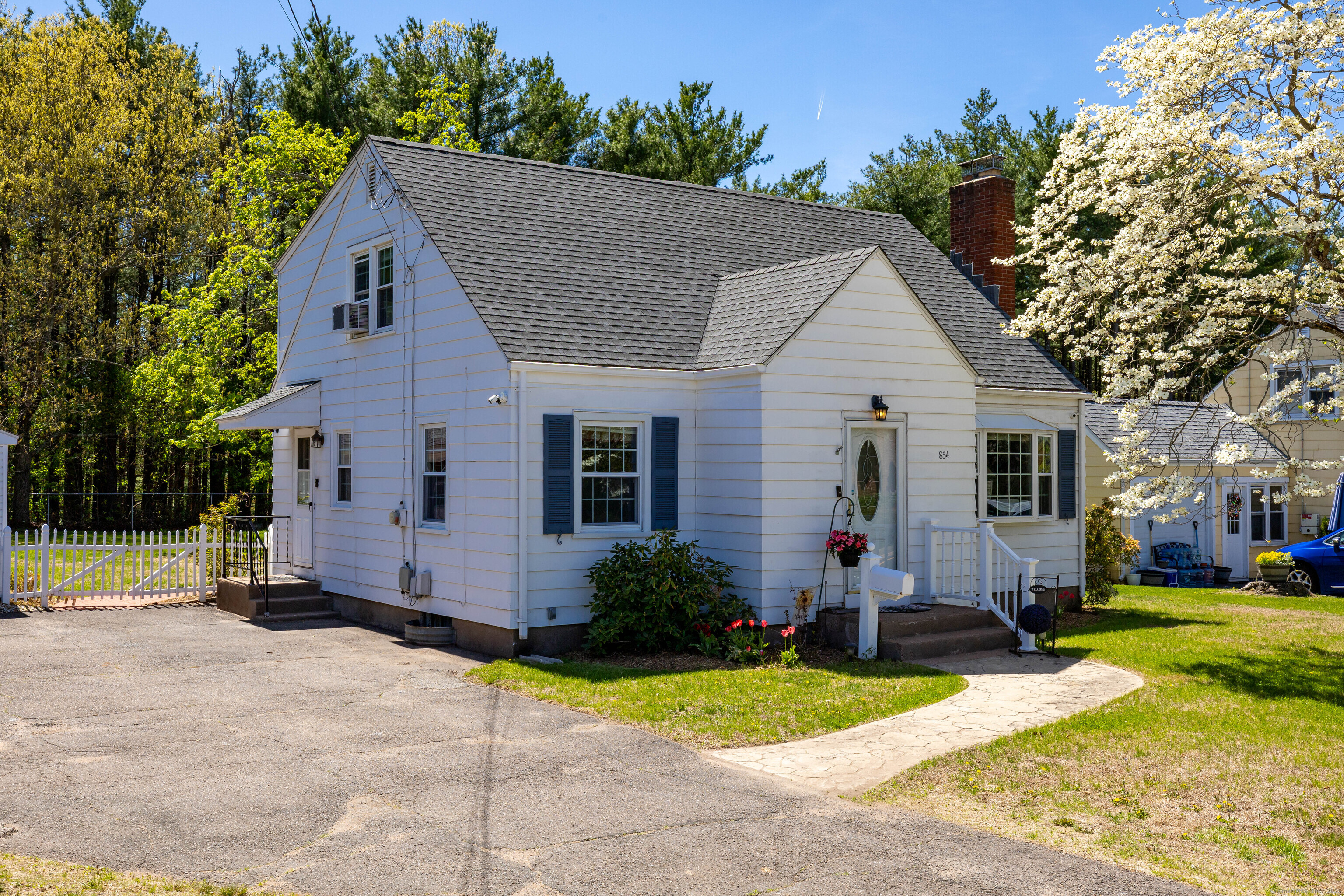 854 Center Street, Manchester, Connecticut image 2