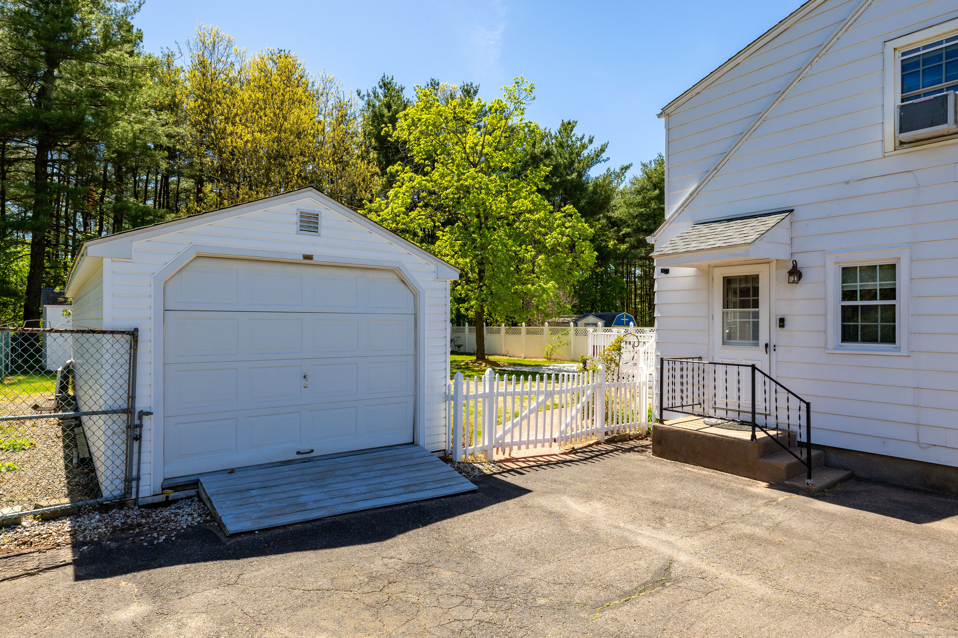 854 Center Street, Manchester, Connecticut image 4