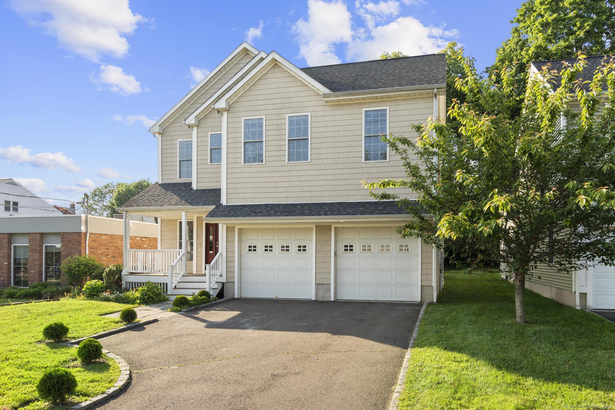1-1/2 Colony Street