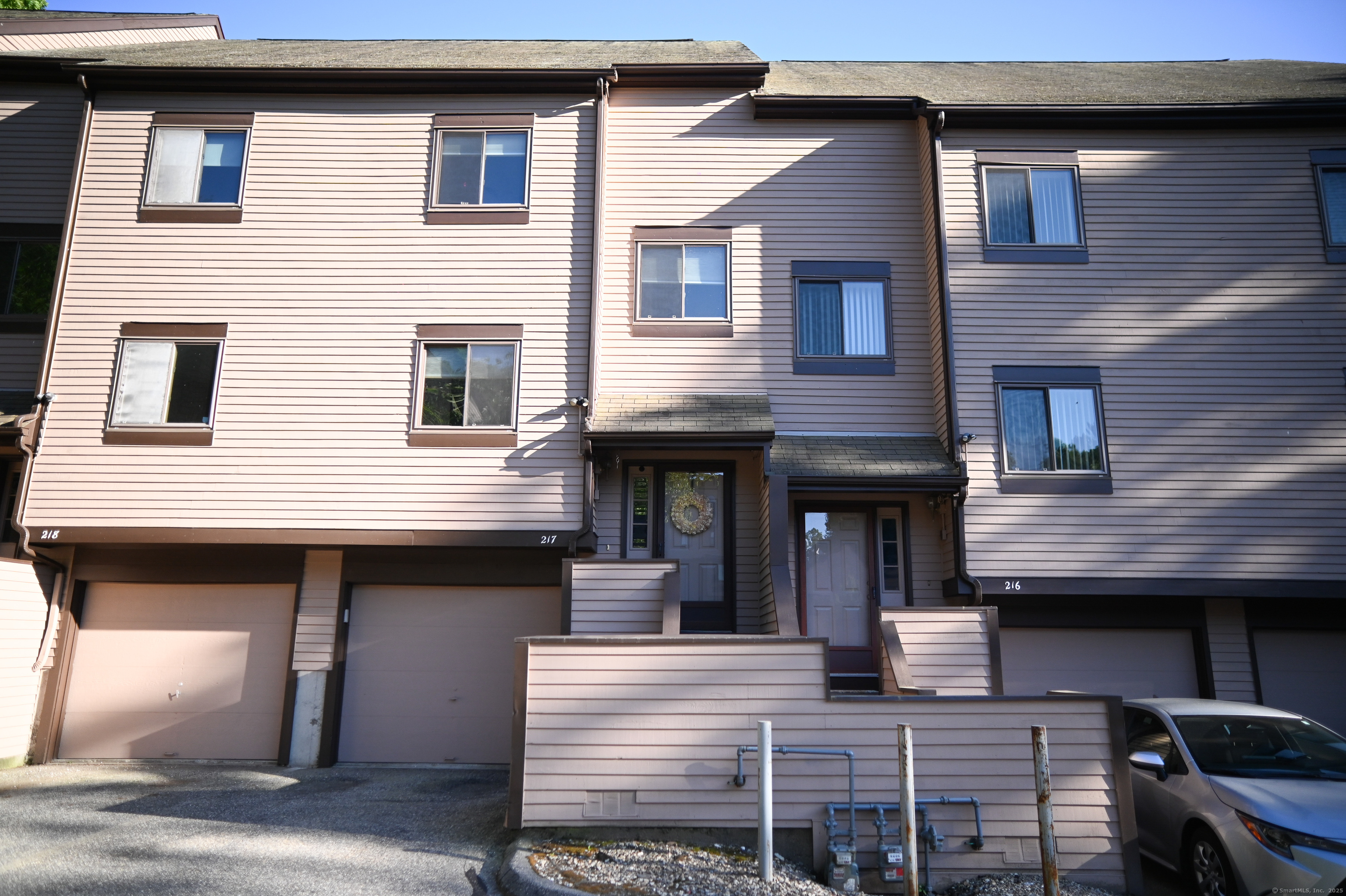 Property for Sale at New Haven Avenue 217, Derby, Connecticut - Bedrooms: 2 
Bathrooms: 3 
Rooms: 5  - $329,990