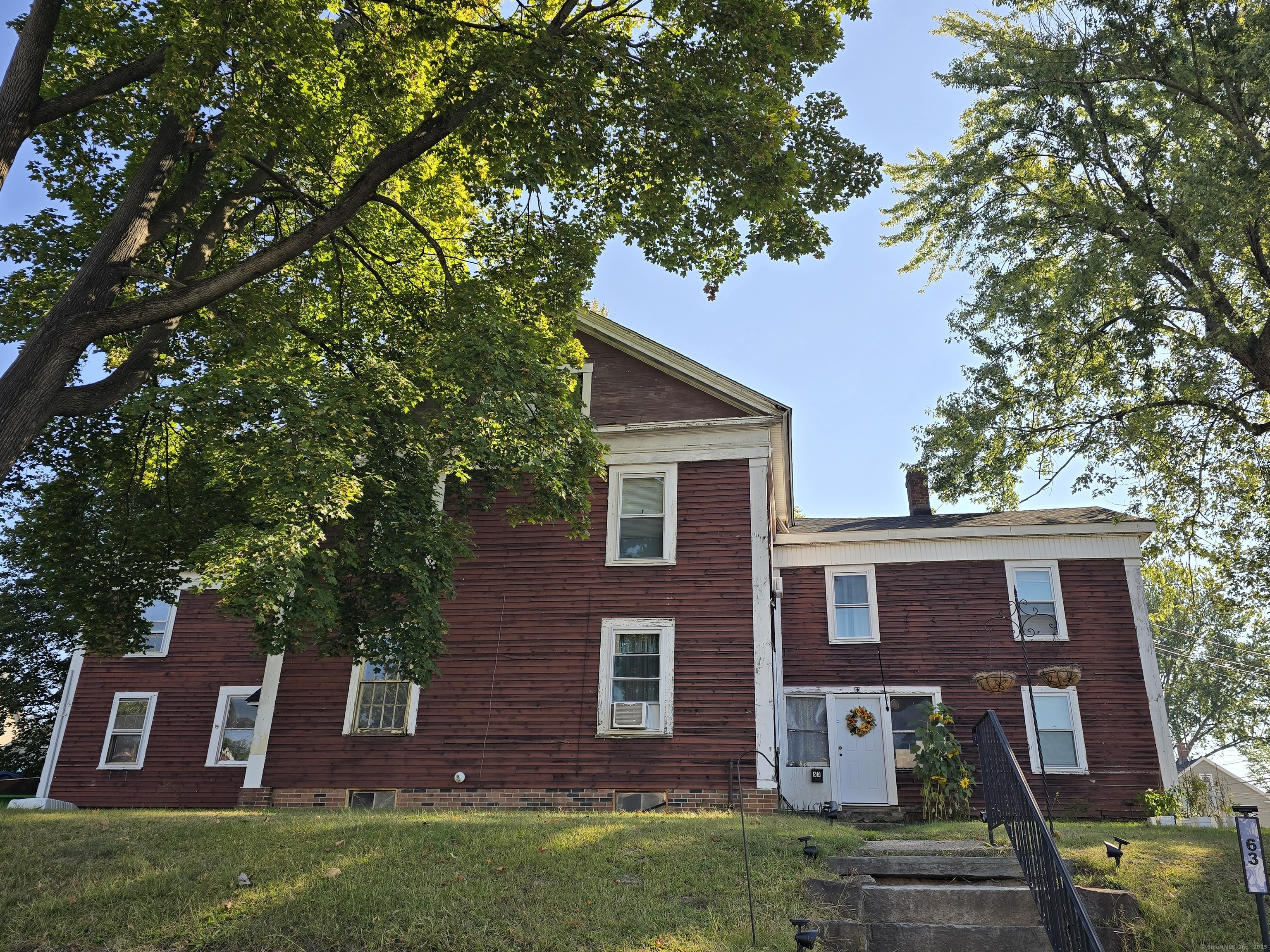 Enfield, Connecticut 06082, United States, 2 Bedrooms Bedrooms, ,1 BathroomBathrooms,Residential,Active,215891