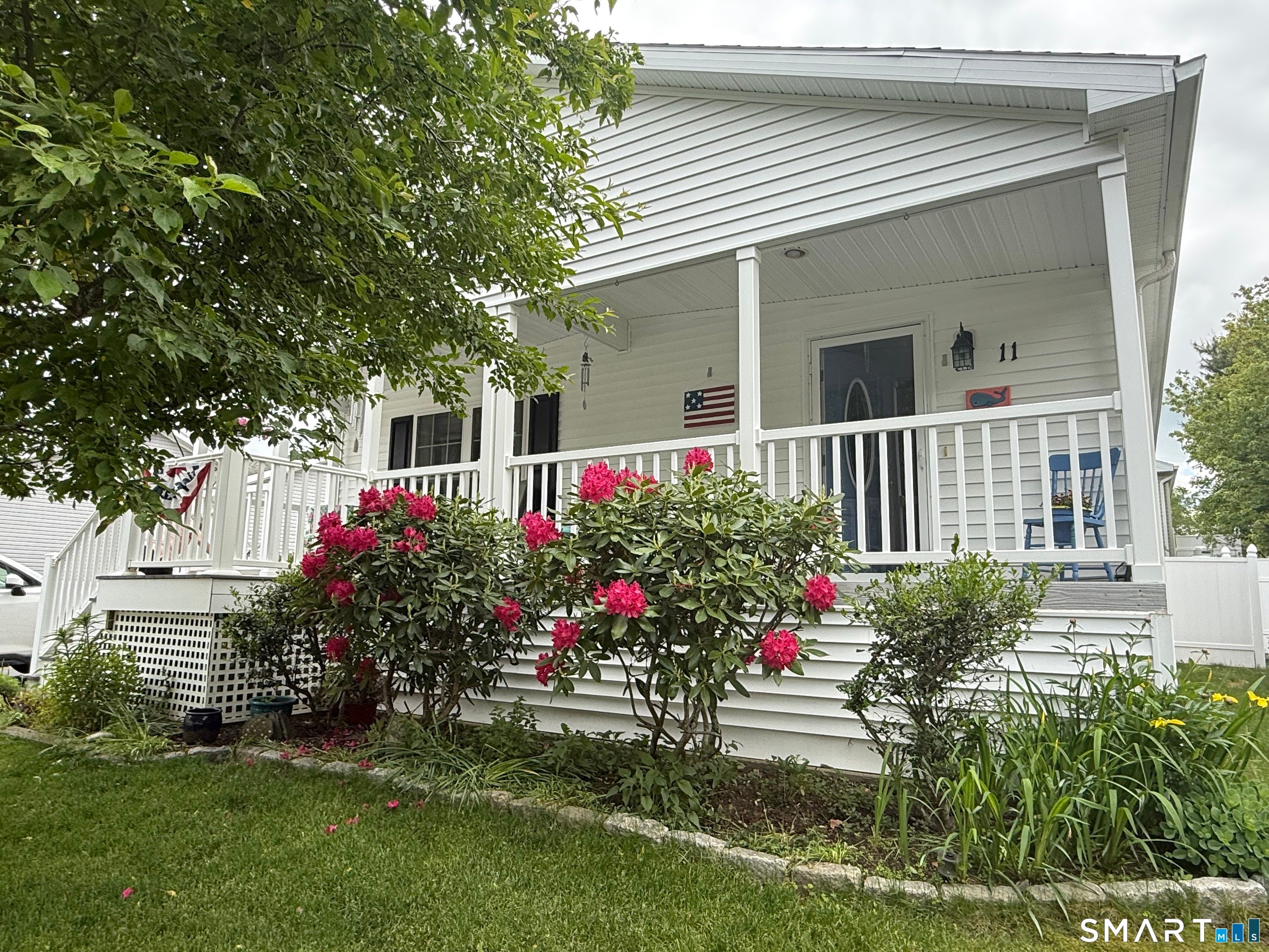 11 Cliff Road