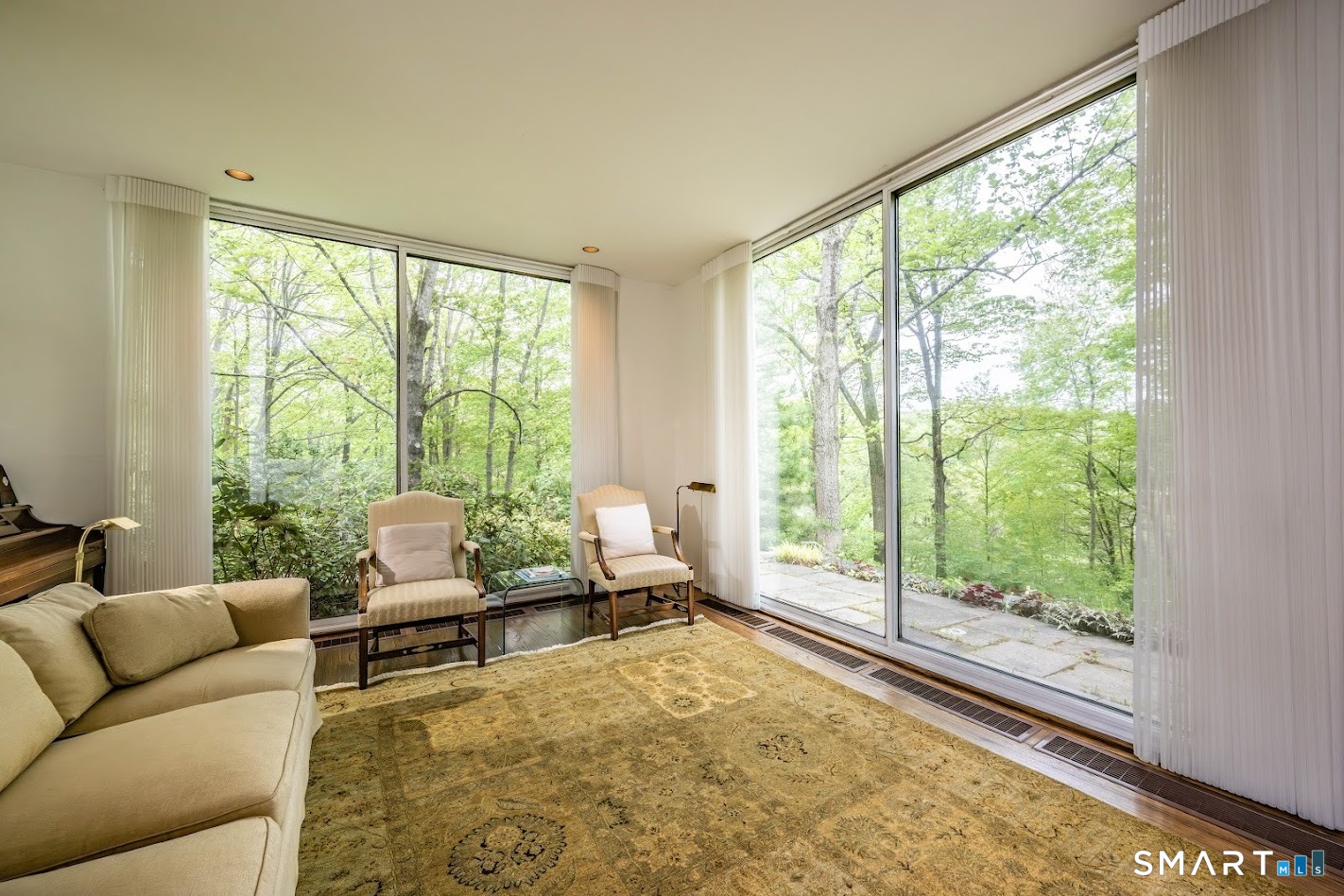 370-R Maiden Lane