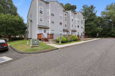 Condo For Sale - 1655 N Colony Road #5001<br/> Meriden, CT 06450