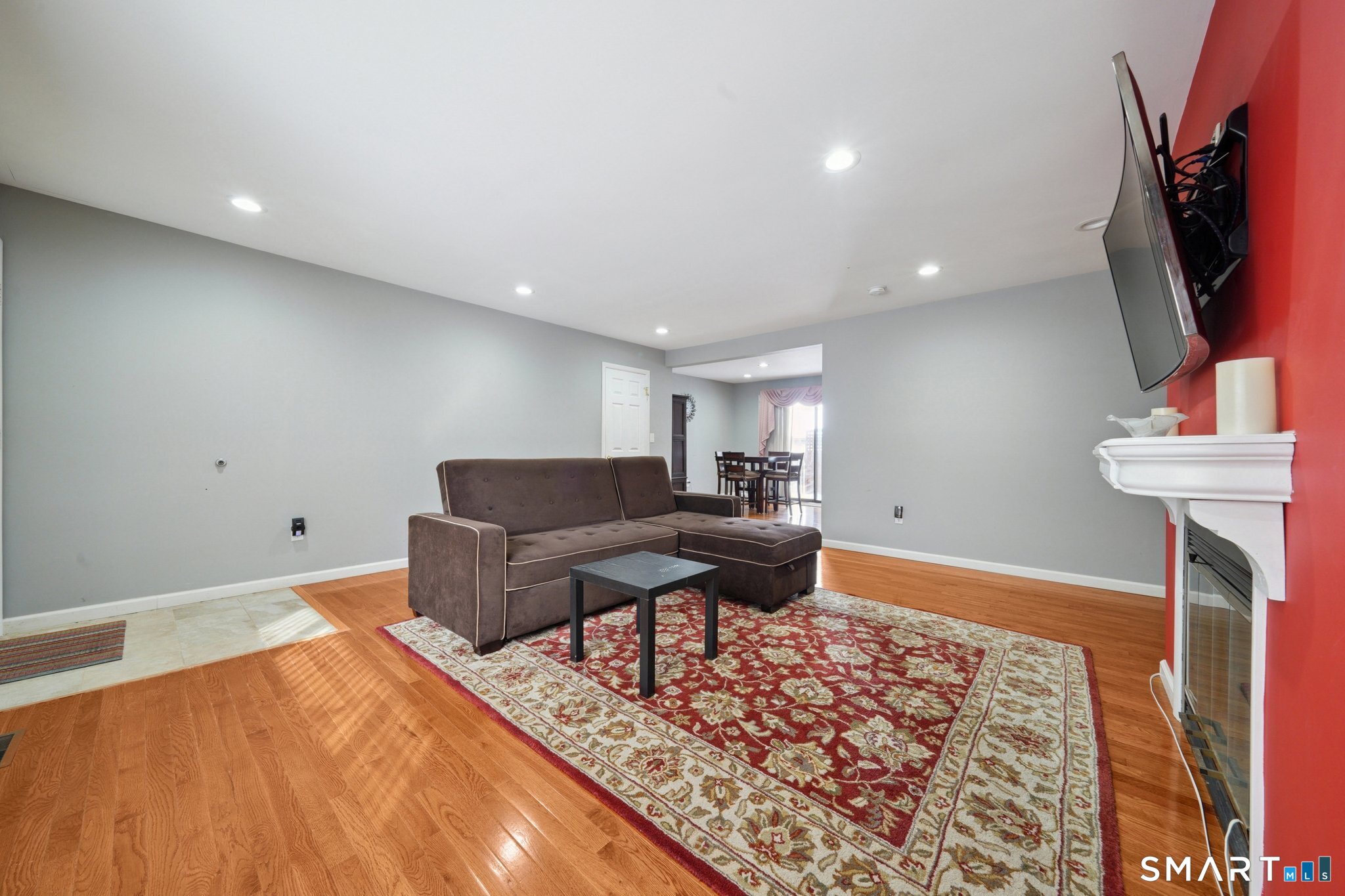 2289 Bedford Street G17