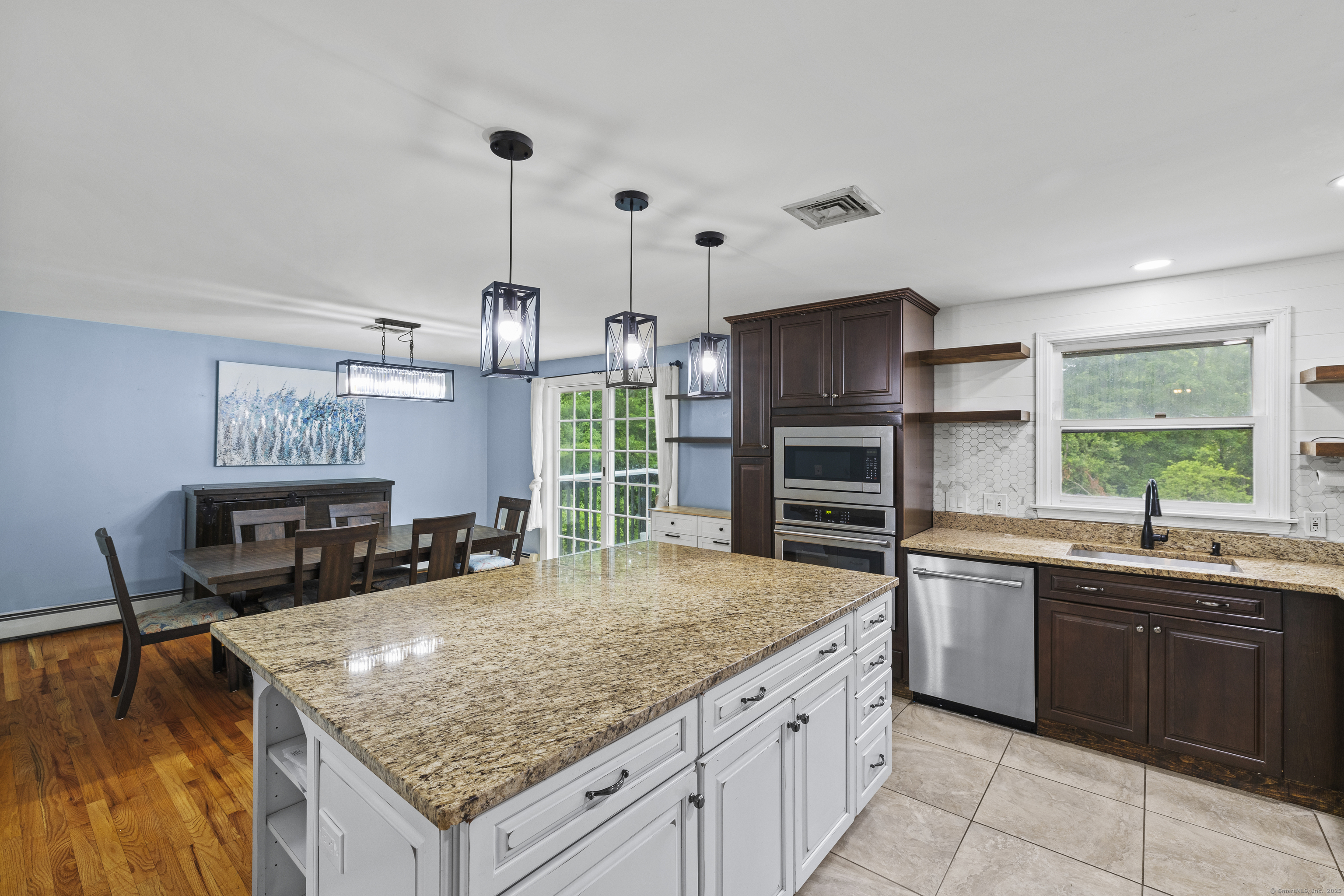 21 Sunnyside Drive, North Branford, Connecticut image 12